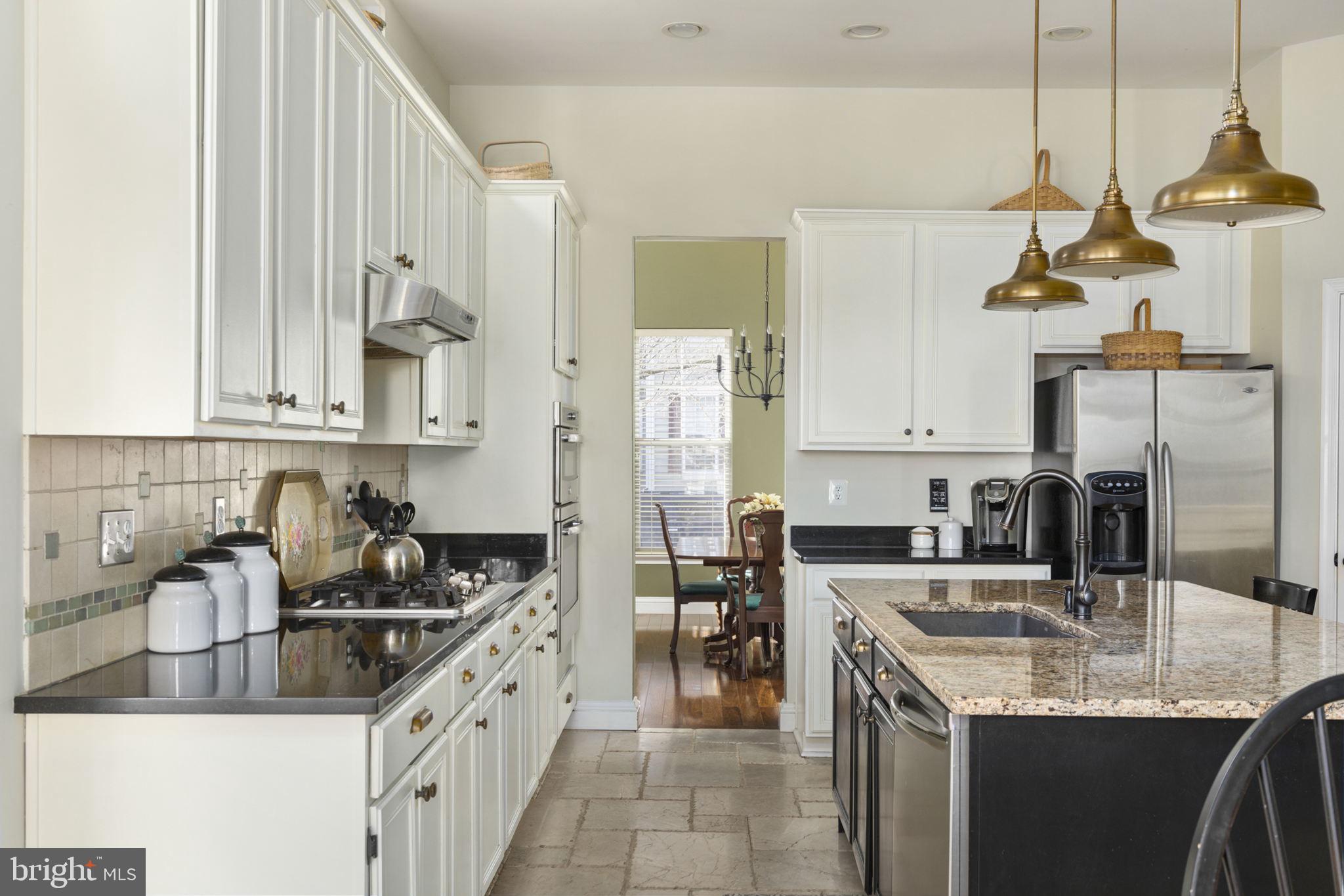 ROUND HILL - Residential