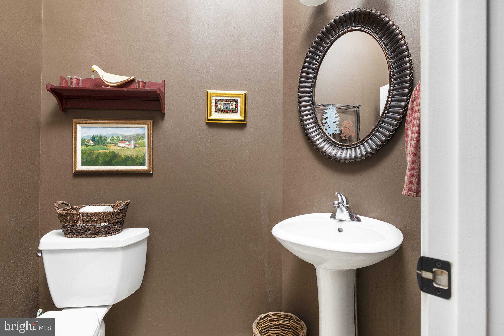 ROUND HILL - Residential