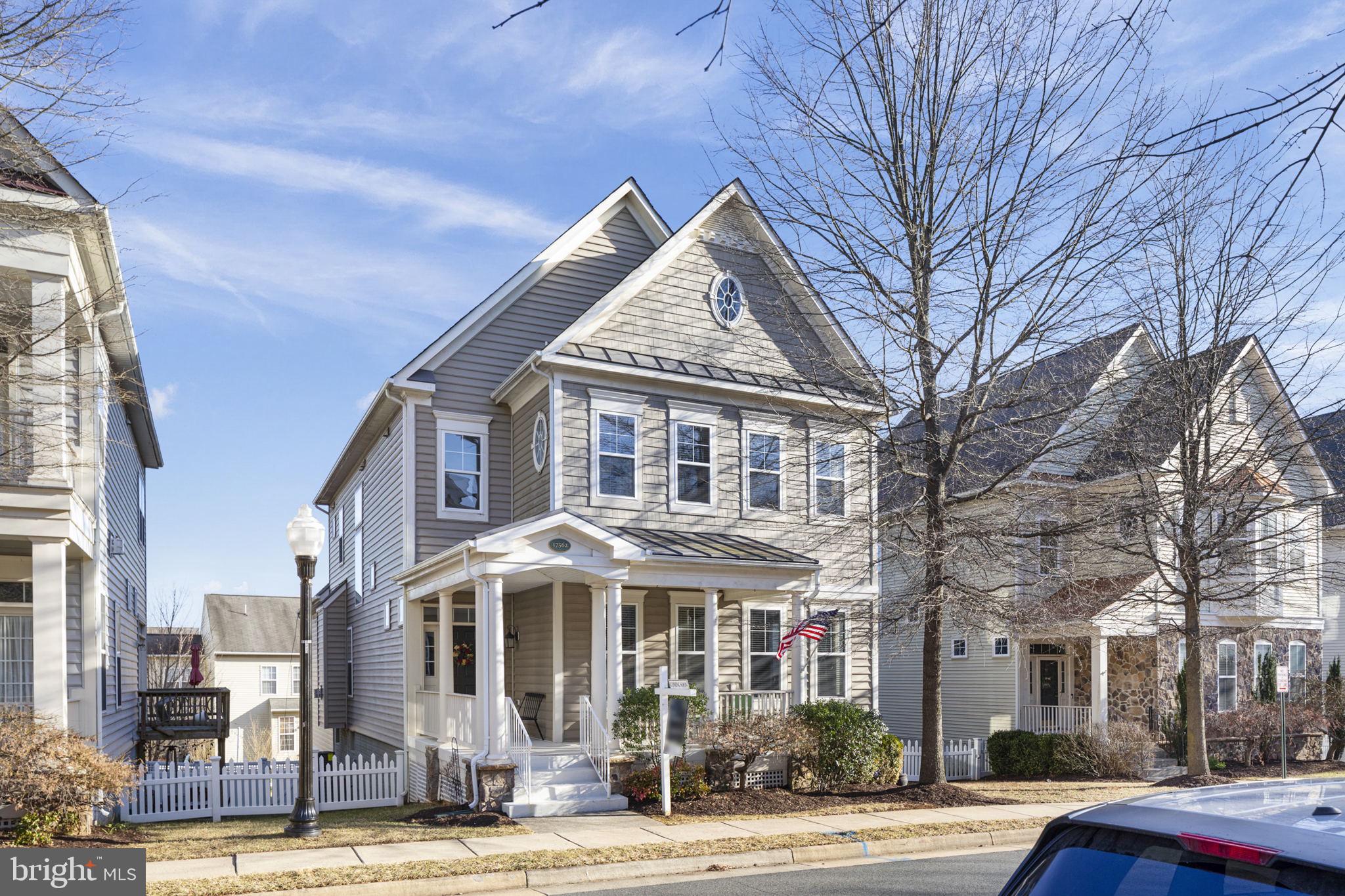 ROUND HILL - Residential