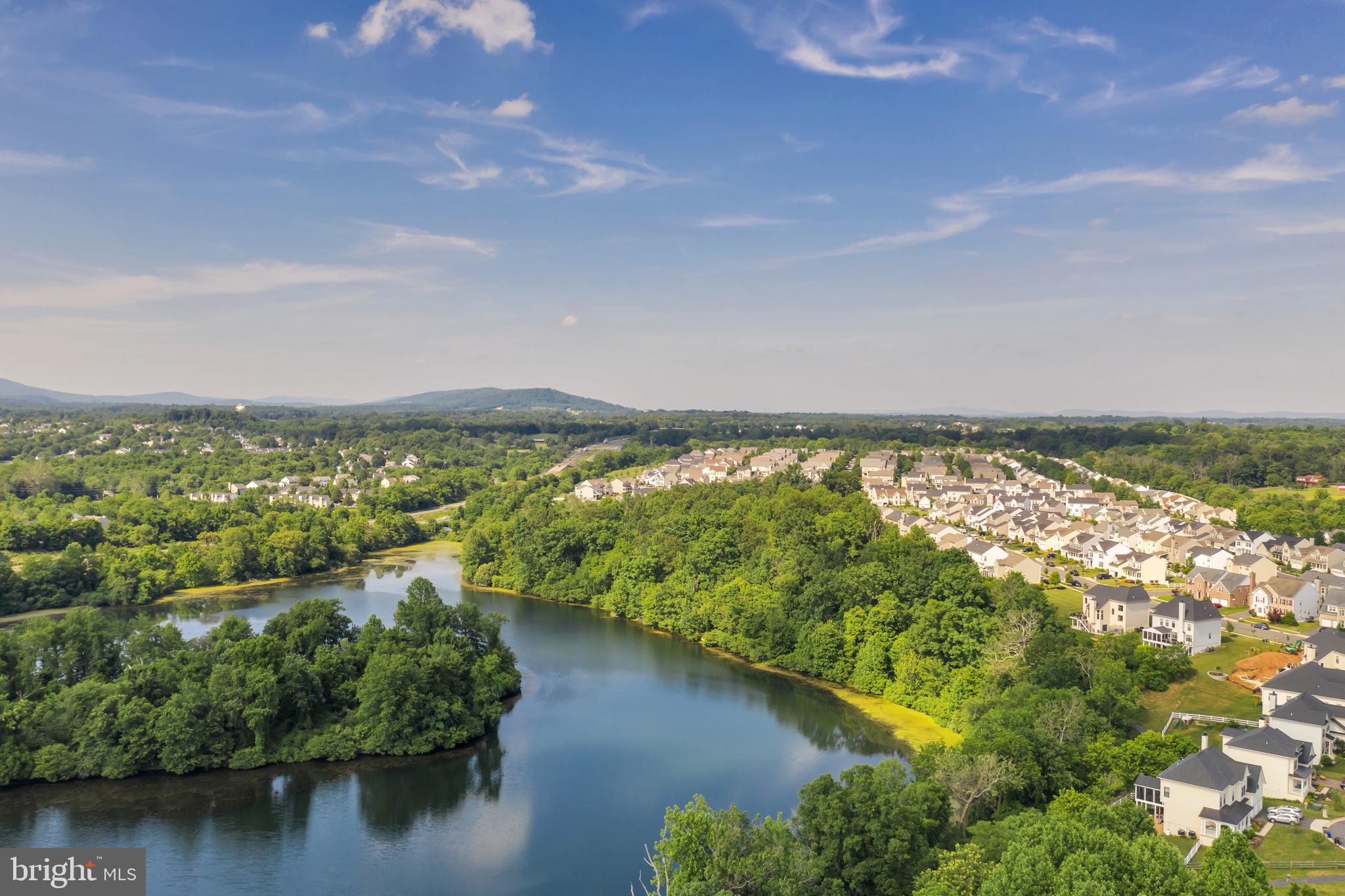 ROUND HILL - Residential