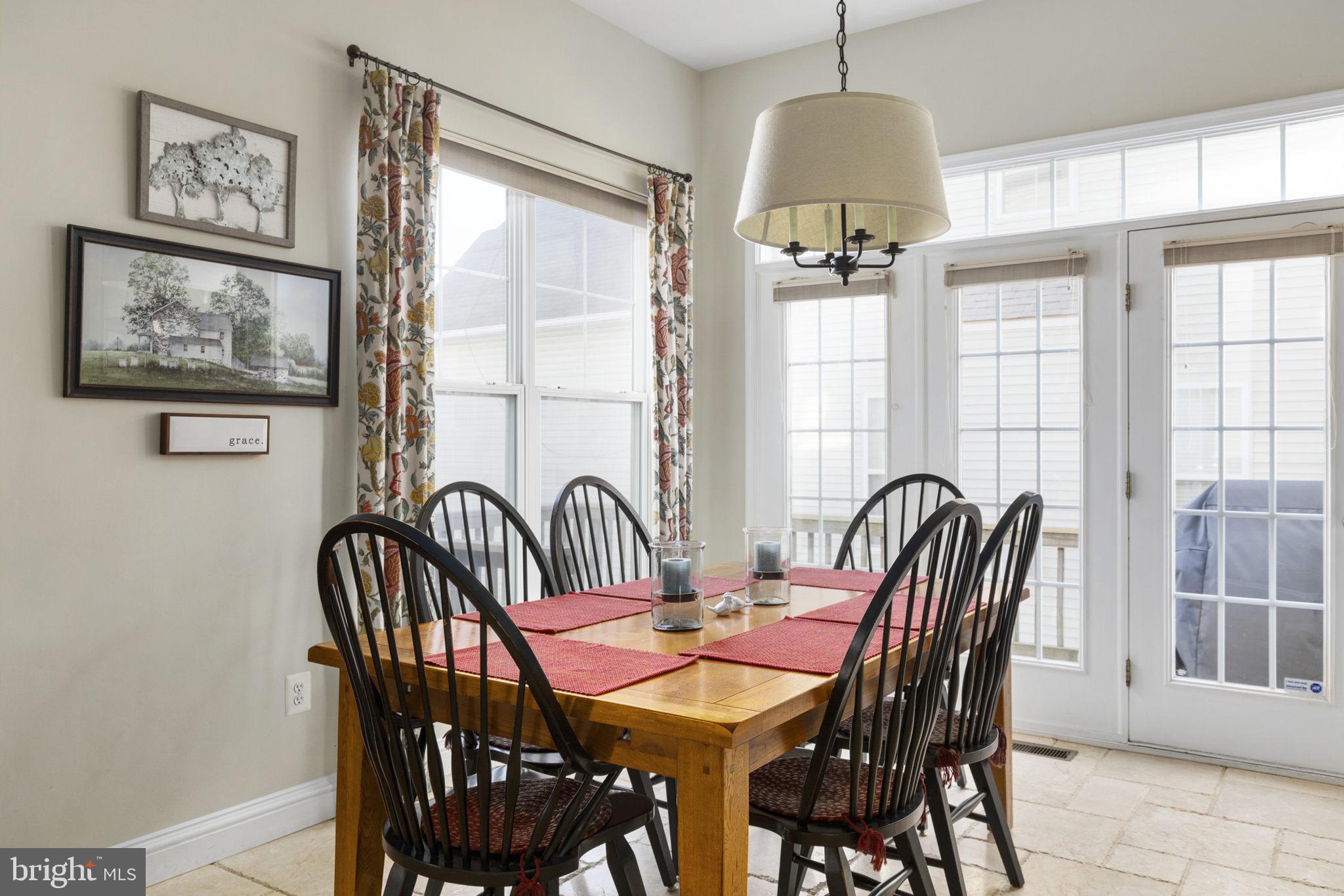 ROUND HILL - Residential