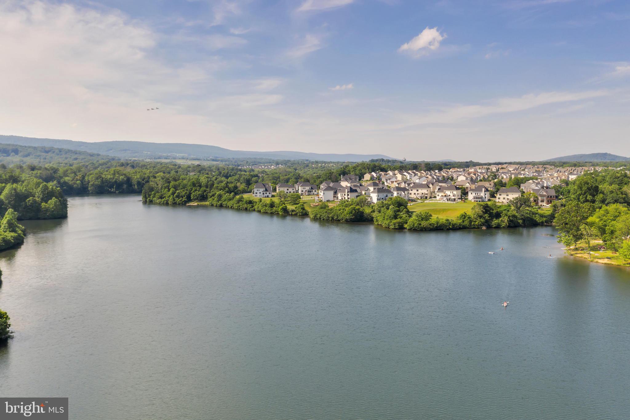 ROUND HILL - Residential