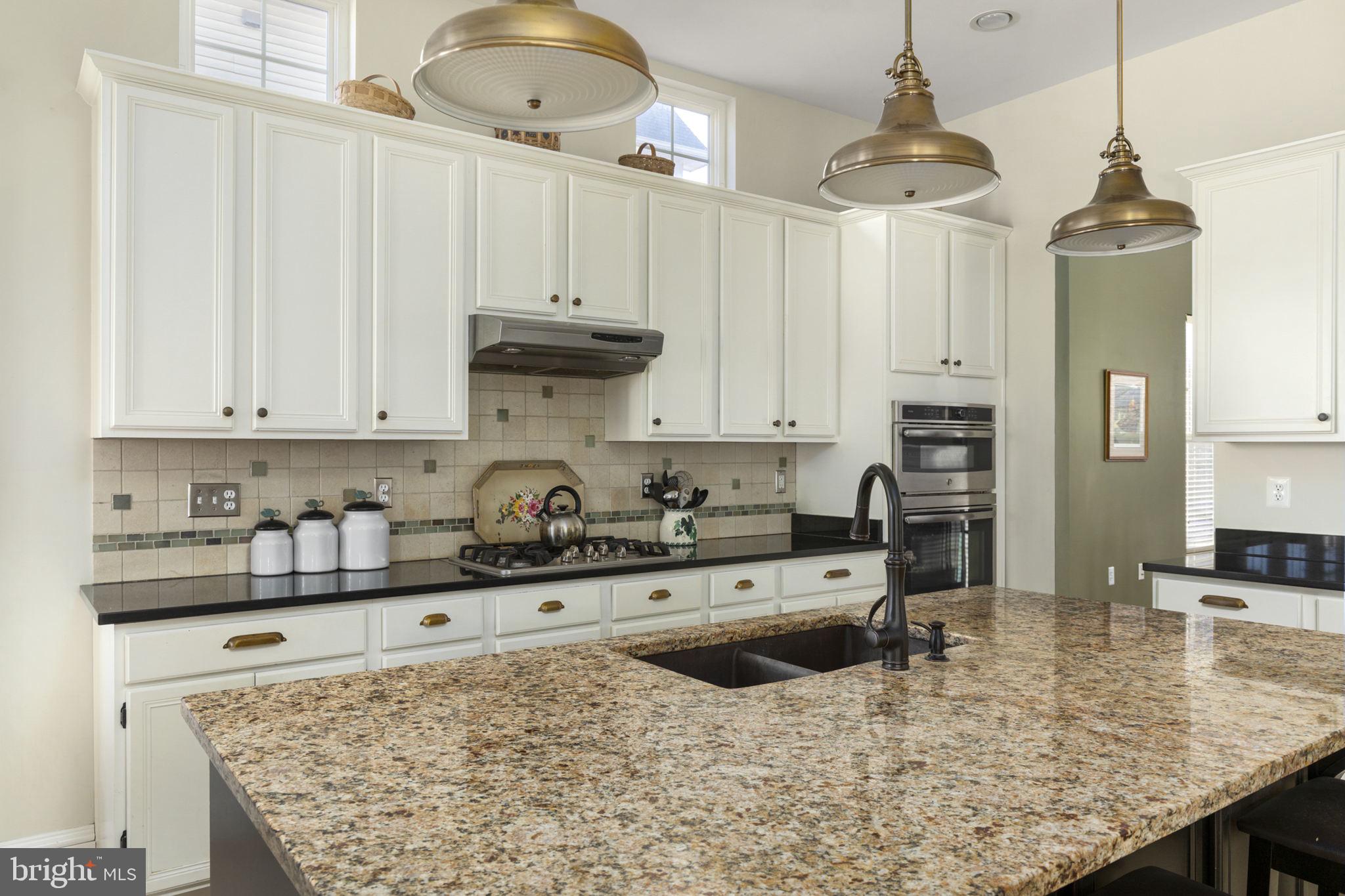 ROUND HILL - Residential