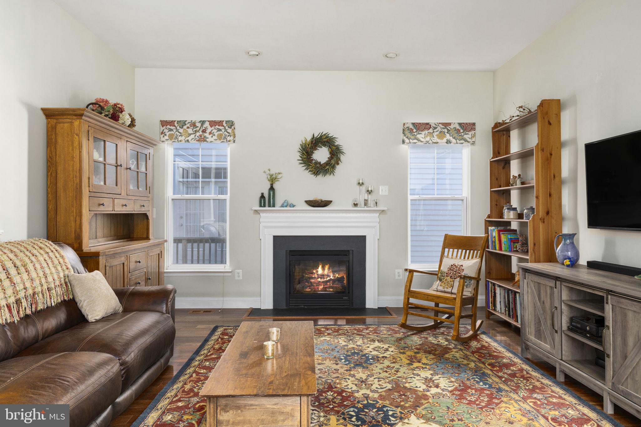 ROUND HILL - Residential