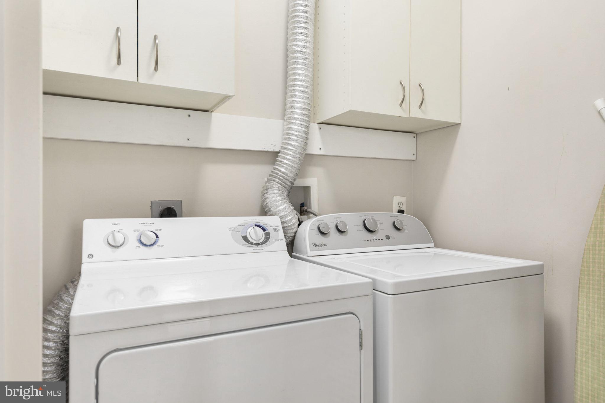 ROUND HILL - Residential