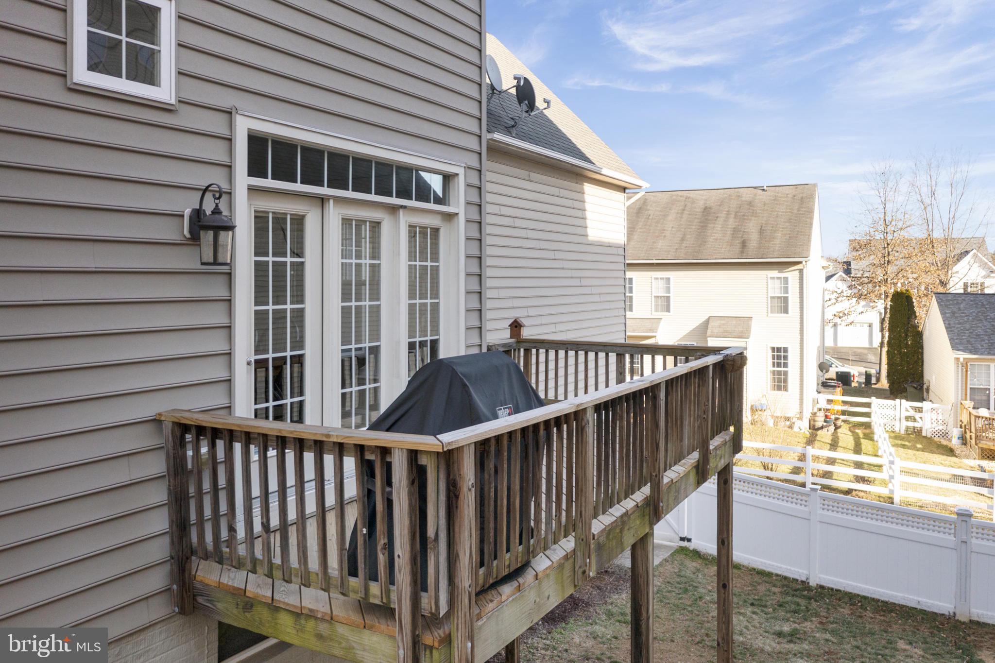 ROUND HILL - Residential