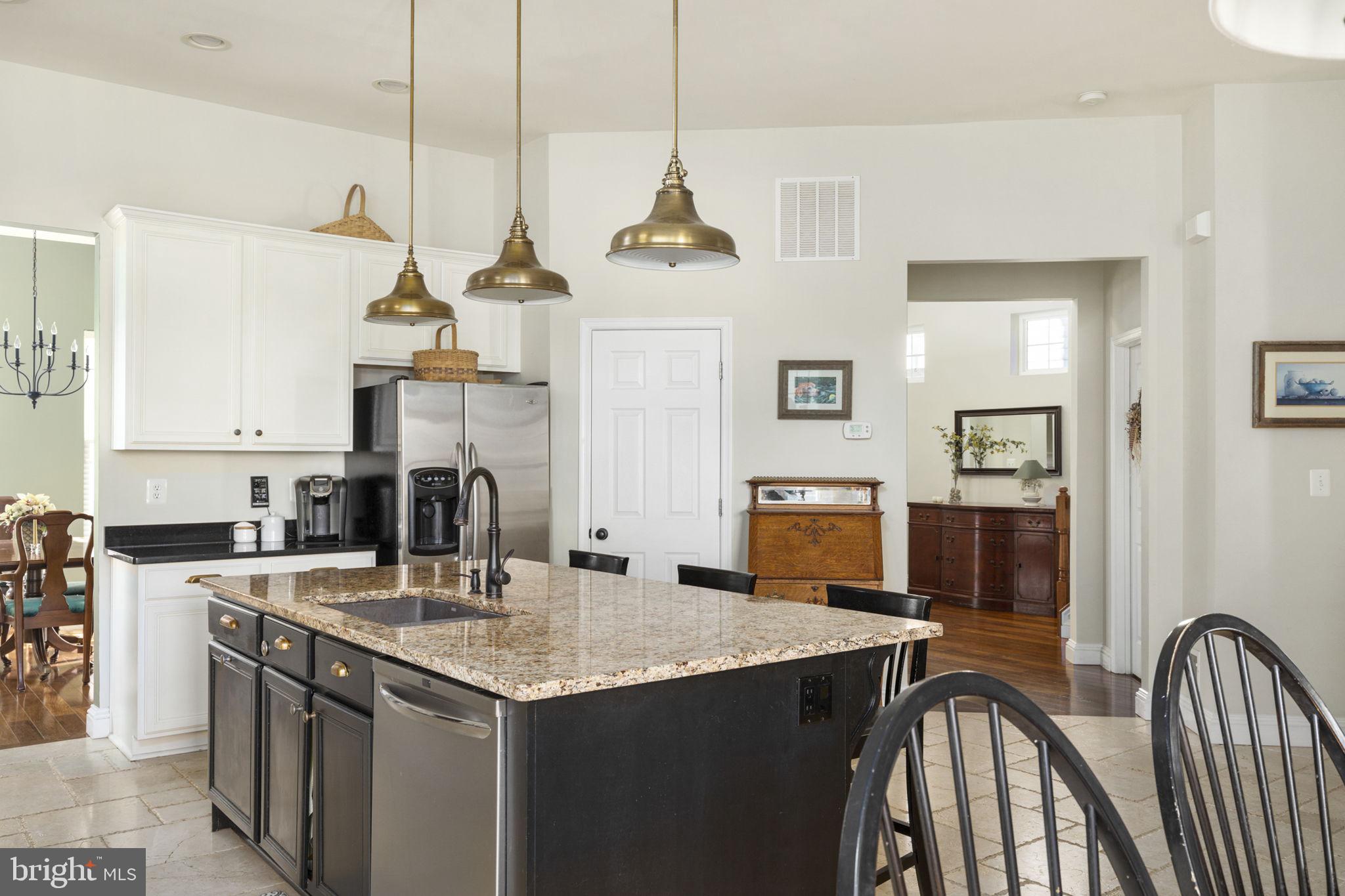 ROUND HILL - Residential