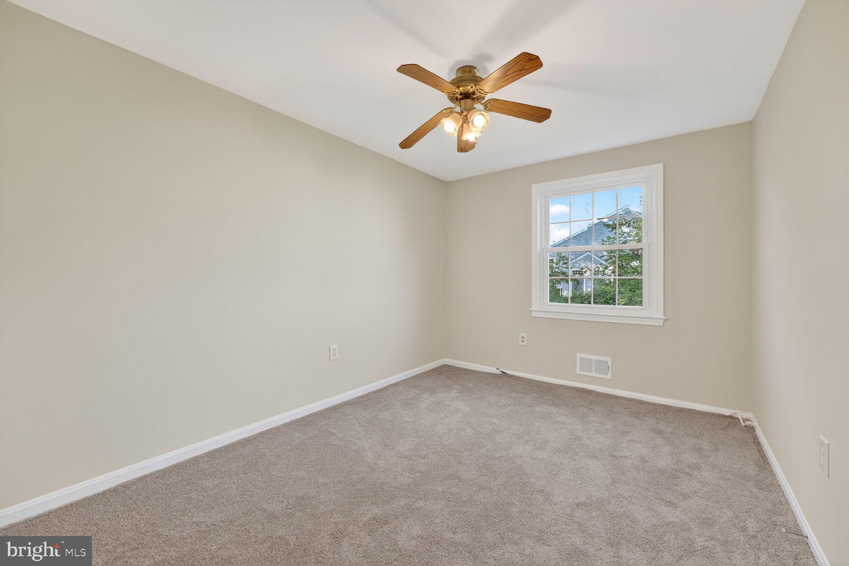 PINEWOOD HILL - Residential Lease