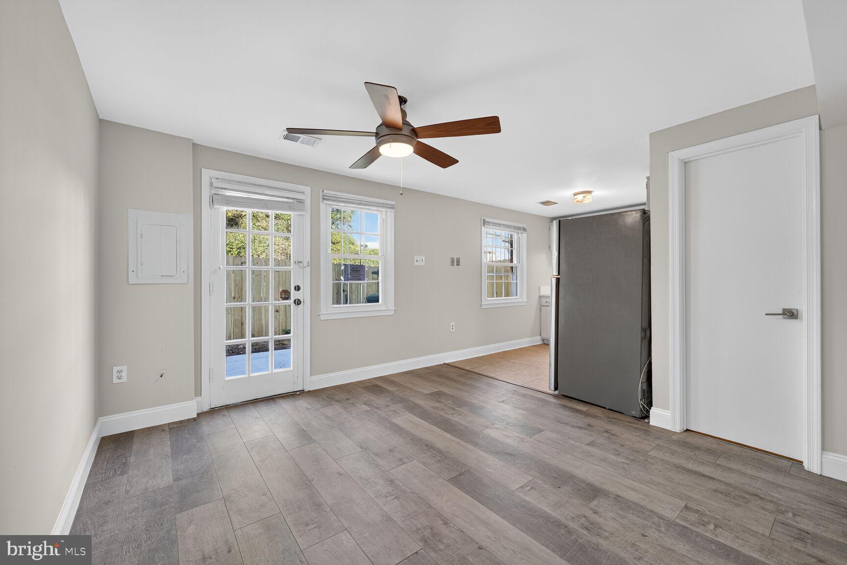 PINEWOOD HILL - Residential Lease