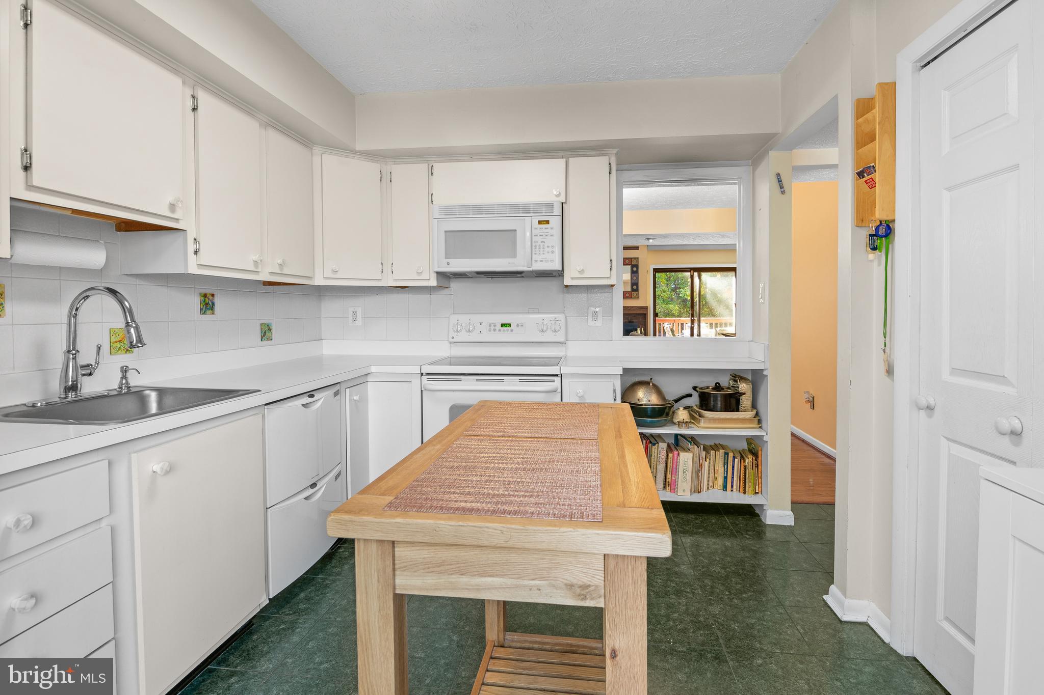 SLADE VILLAGE - Residential