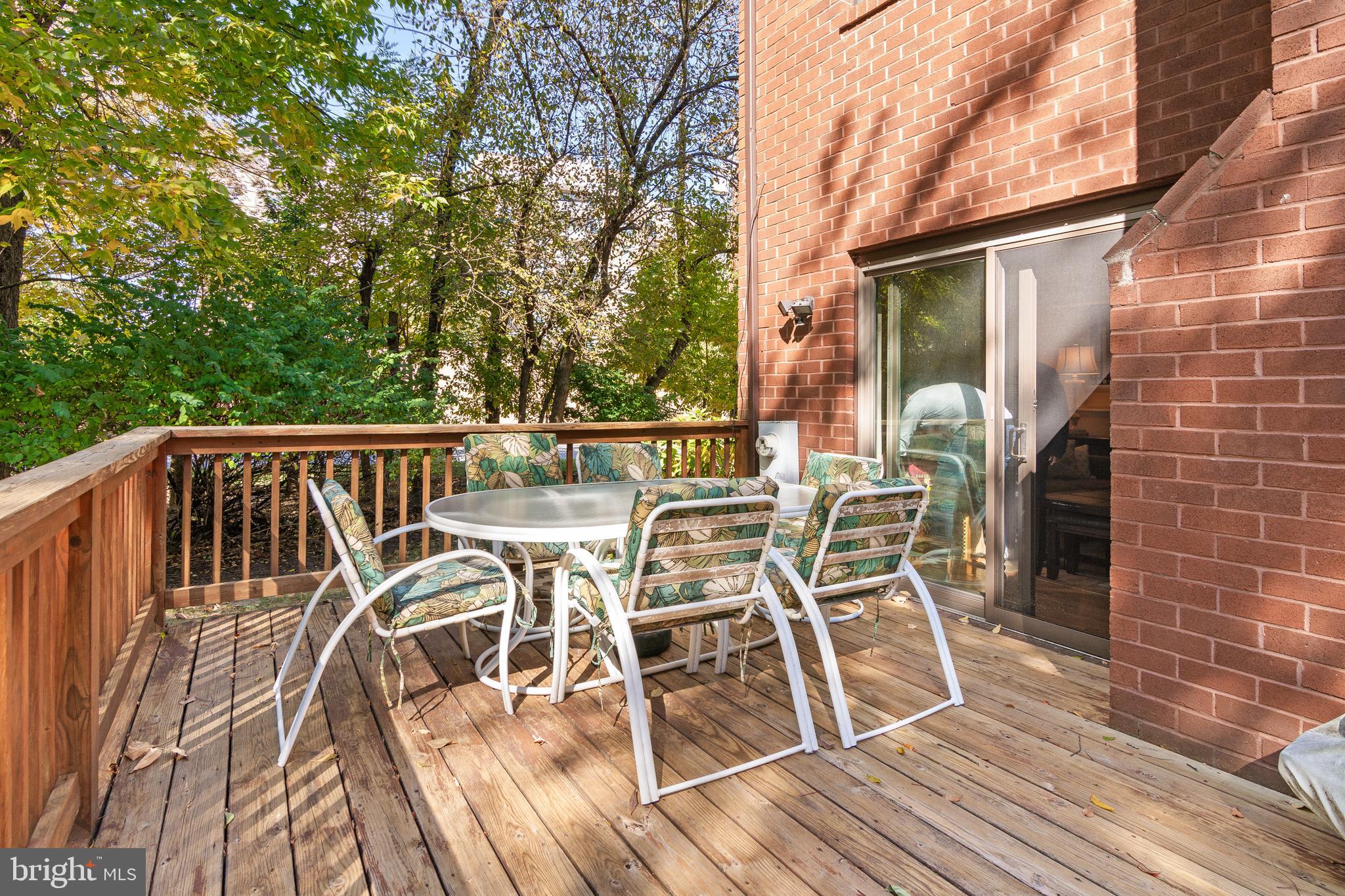 SLADE VILLAGE - Residential