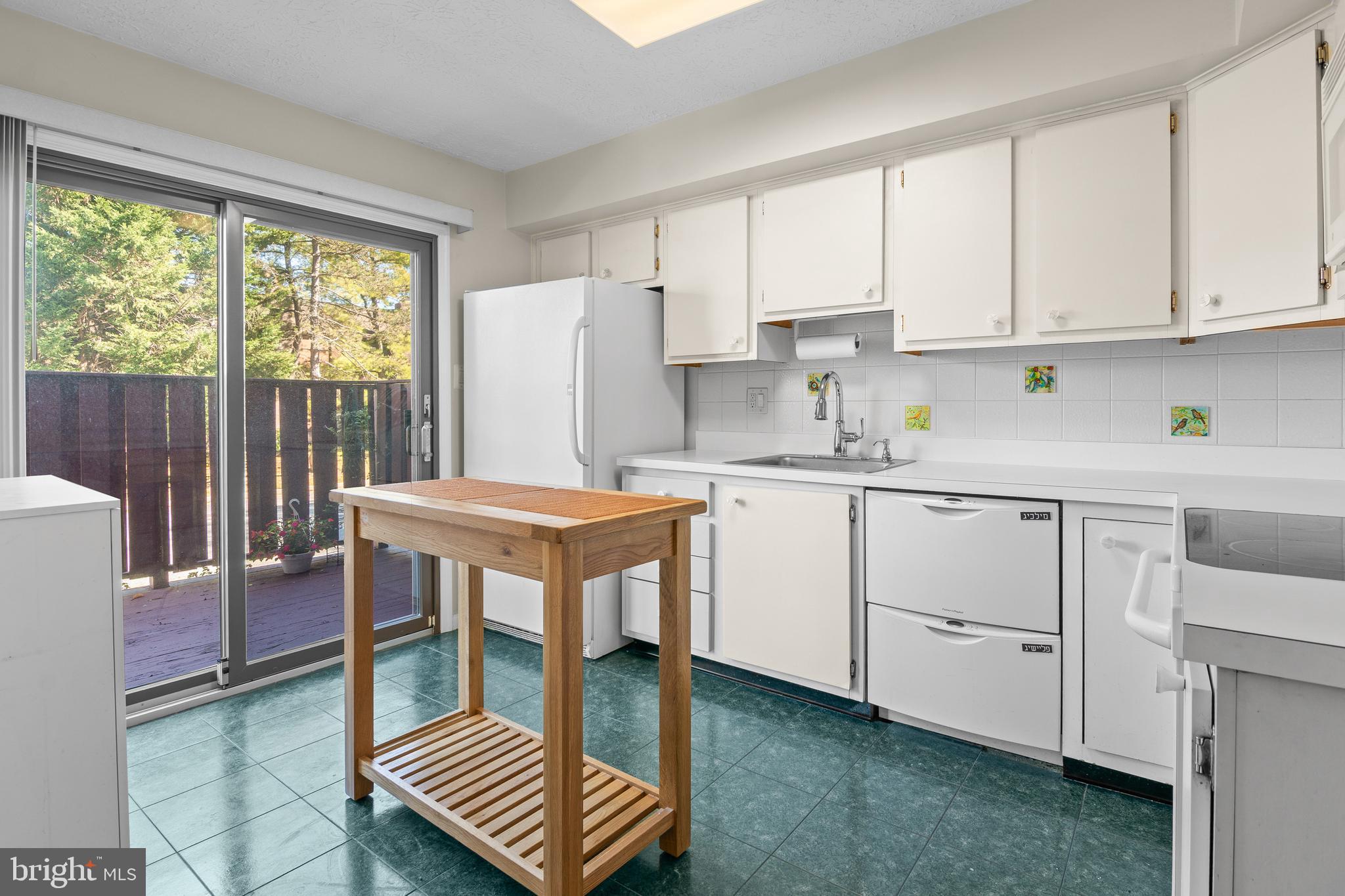 SLADE VILLAGE - Residential