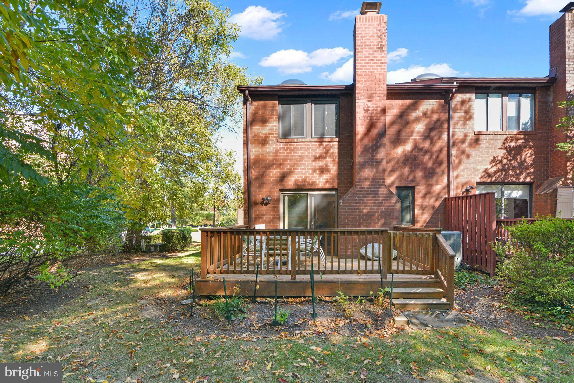 SLADE VILLAGE - Residential