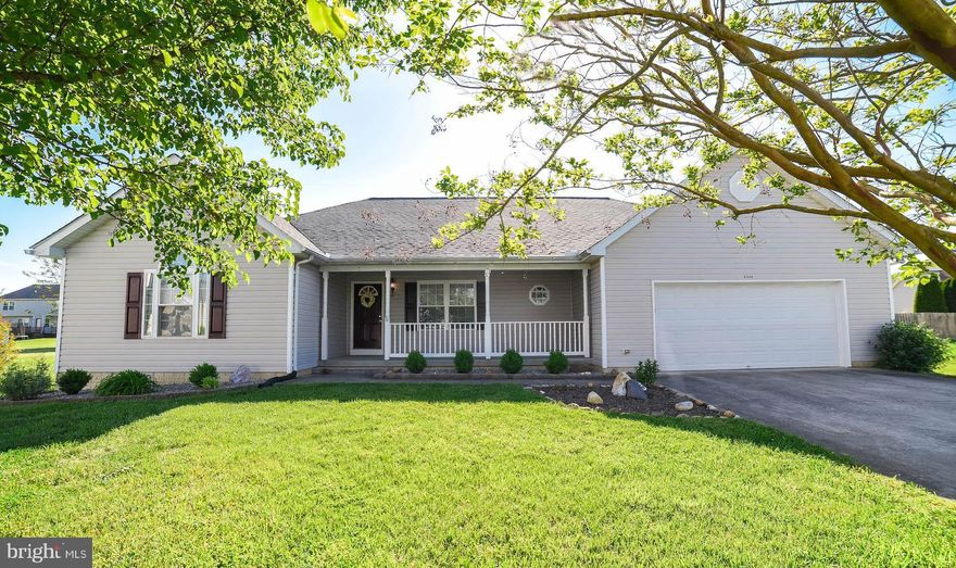 Welcome to open concept living!   As you enter this 3 Bedroom 2 Bathroom Rambler, the foyer with hardwood flooring leads you into the formal dining room with views of the Family Room and Kitchen.  The flow of this home has perfect site lines to the main living areas.  Makes for great entertaining!  The kitchen includes tile floors, updated appliances, and an island.  The breakfast nook has sliding doors leading to the back deck perfect for enjoying a morning cup of coffee or an evening cocktail.  The split floor plan has the master bedroom on one side and  the additional bedrooms on the other side of the home.  The master bedroom has 2 closets and a master bathroom with tile floors, dual vanities, separate shower and a jetted tub.  The full unfinished basement is huge and just waiting for you to finish it to your liking.  Tons of potential with the basement and plenty of storage.   This home sits on a cul de sac and has a level back yard.  The 2 car garage and large driveway complete the package.    Close to schools, shopping and easy drive to base.  Schedule your appt today!