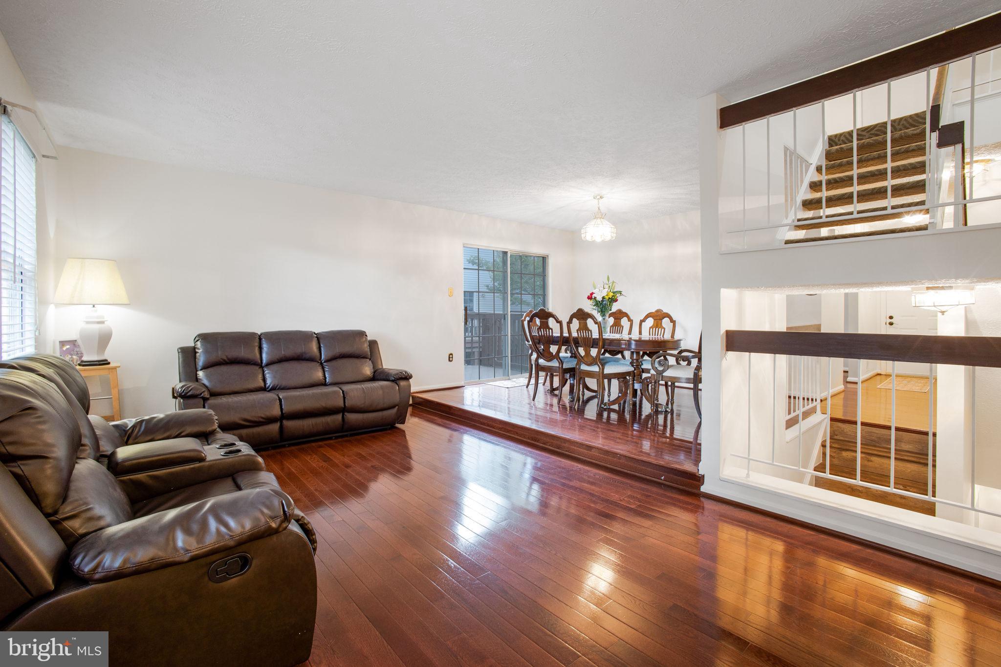 WOODLAND HILLS - Residential