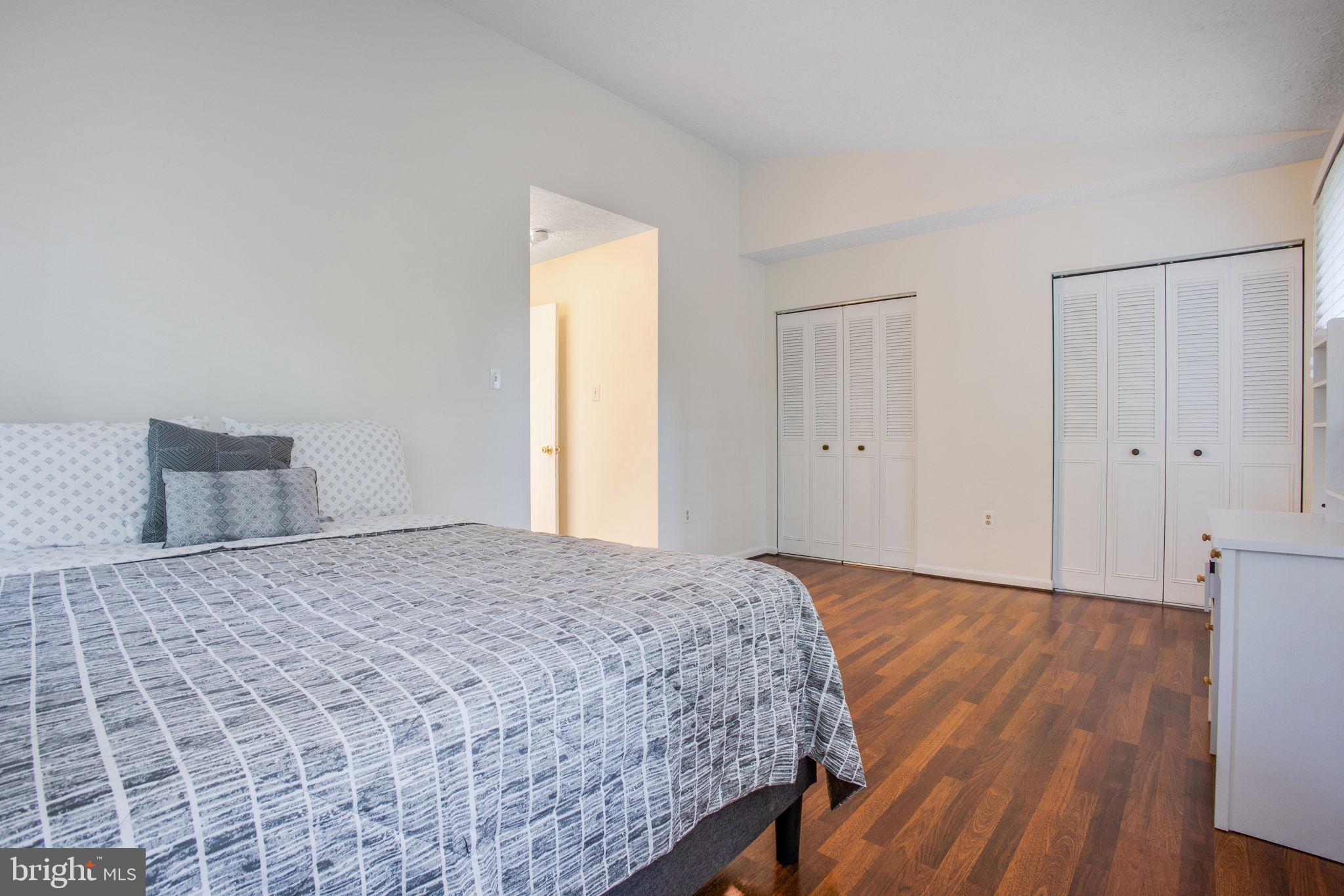 WOODLAND HILLS - Residential