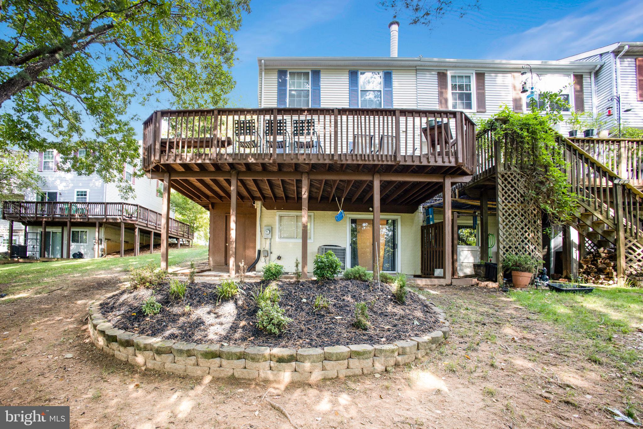 WOODLAND HILLS - Residential