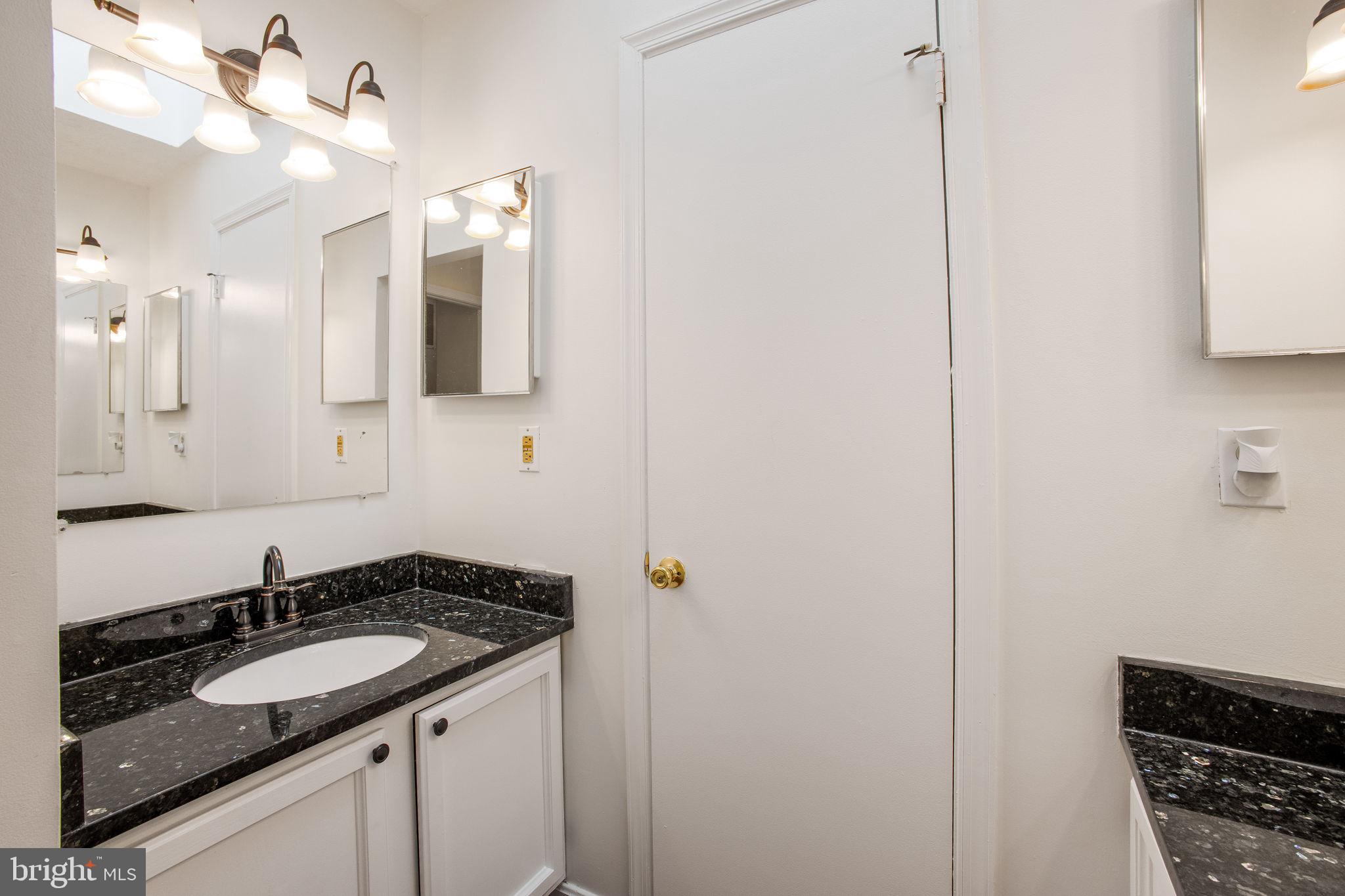 WOODLAND HILLS - Residential