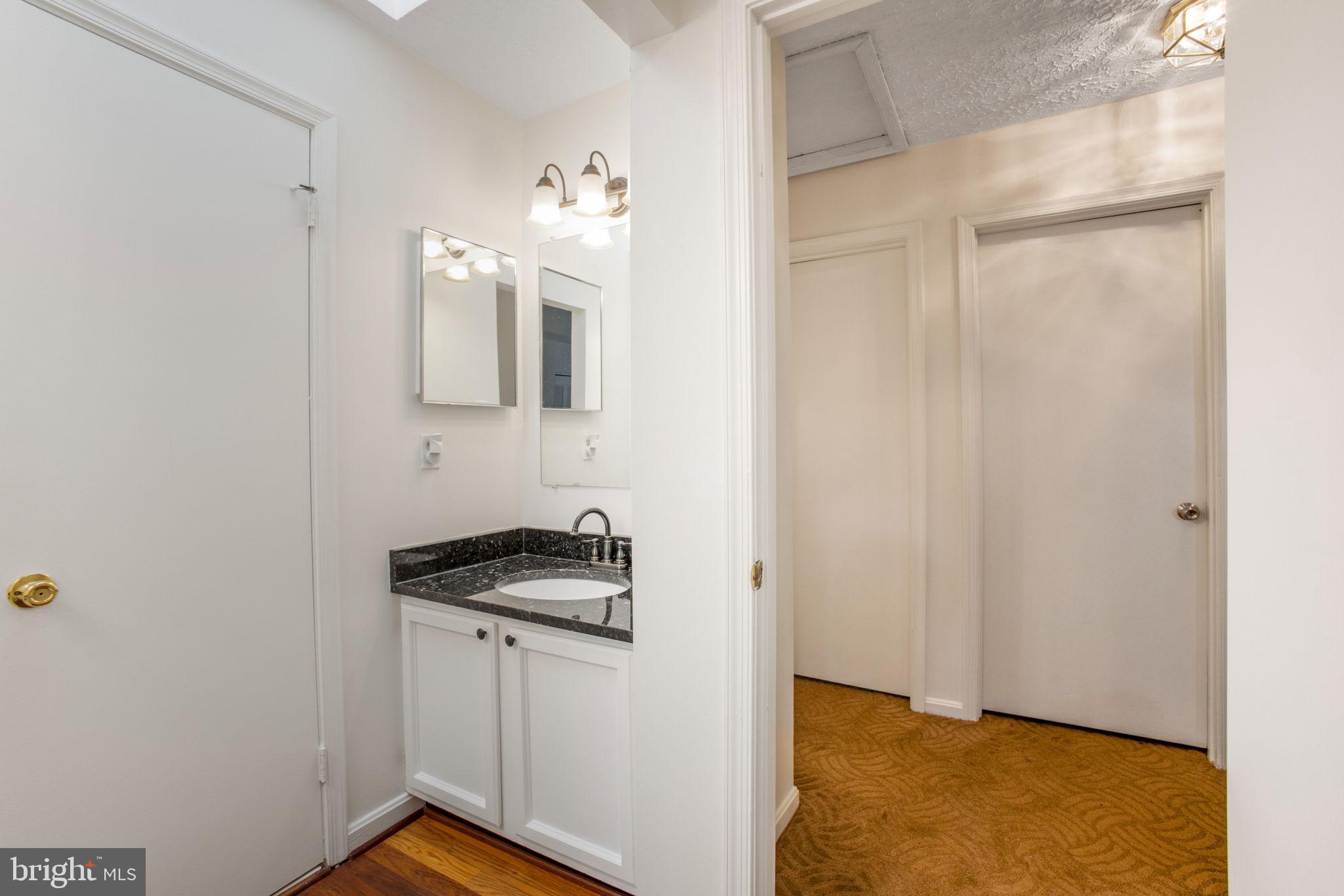 WOODLAND HILLS - Residential