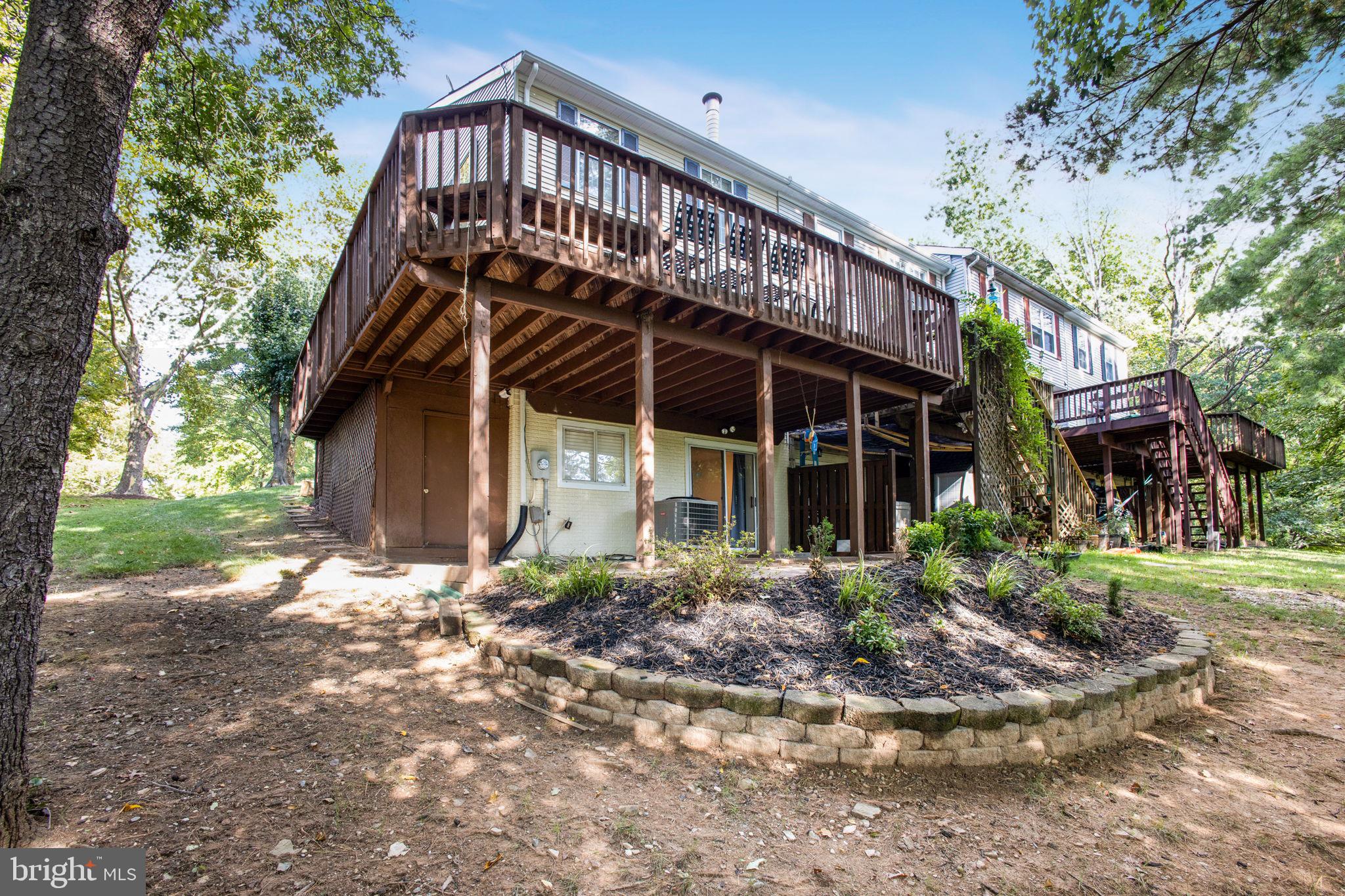 WOODLAND HILLS - Residential