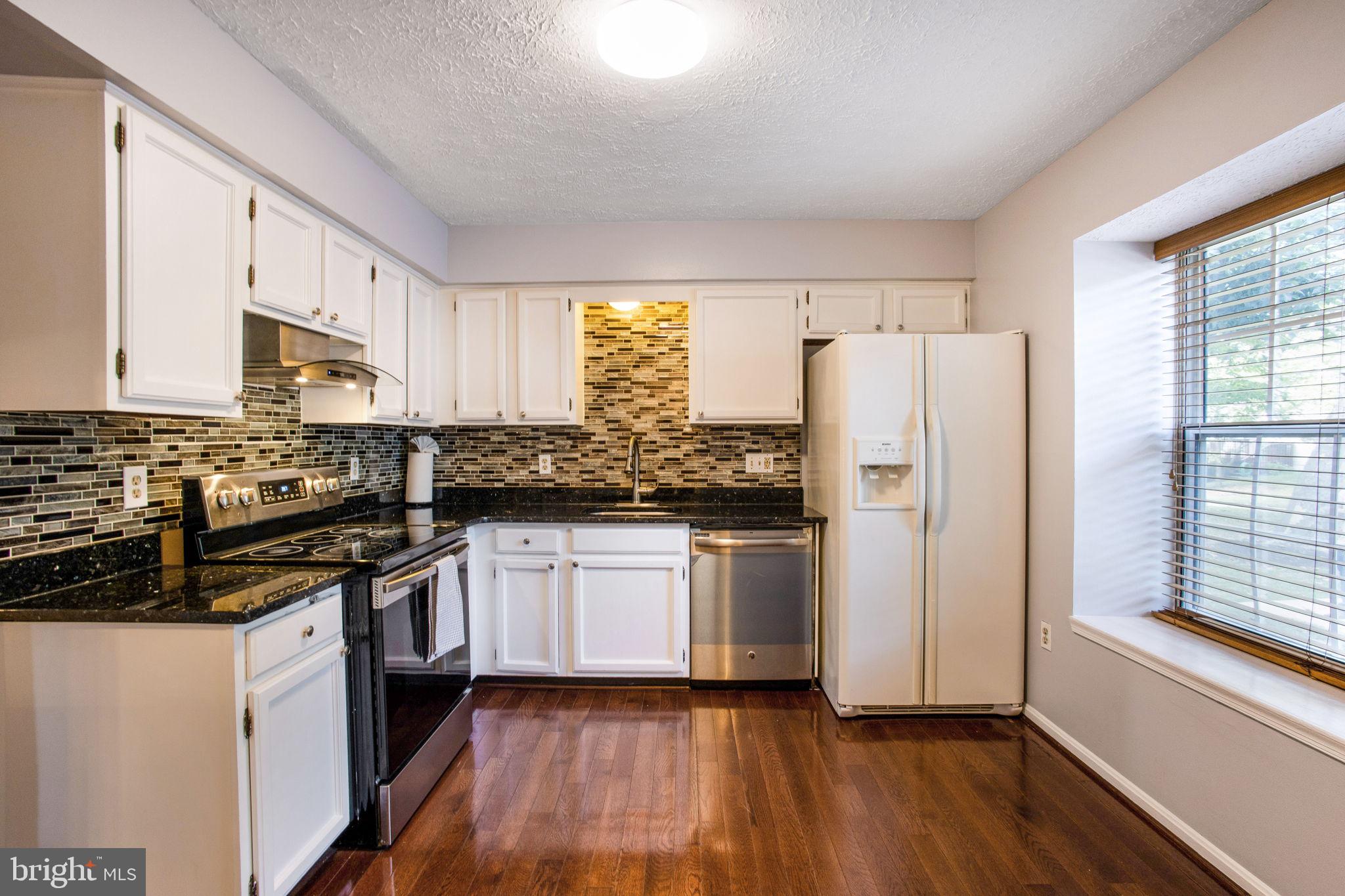 WOODLAND HILLS - Residential