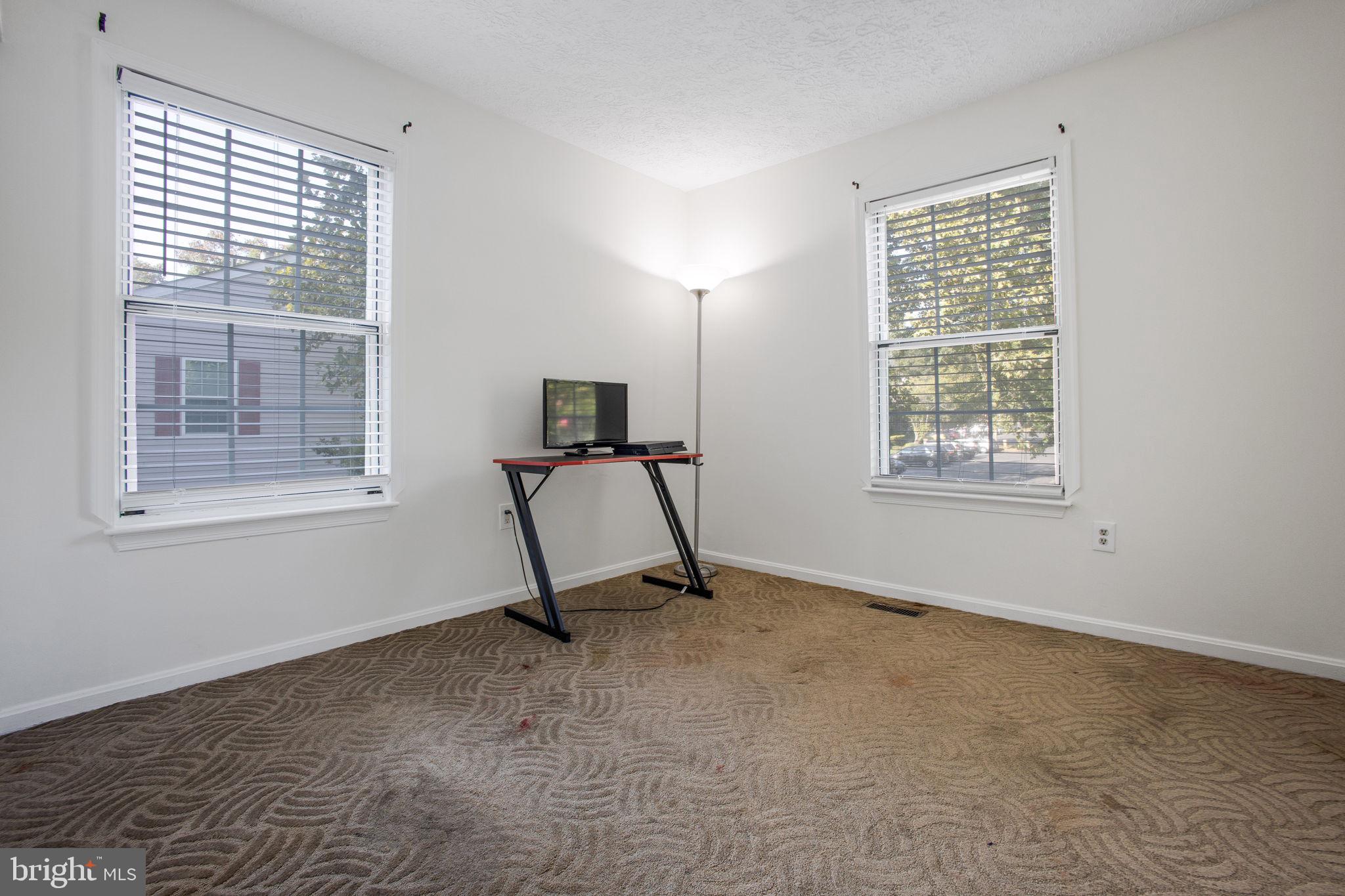 WOODLAND HILLS - Residential