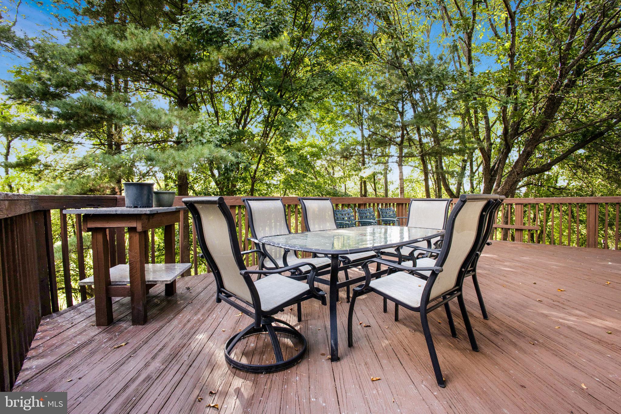 WOODLAND HILLS - Residential