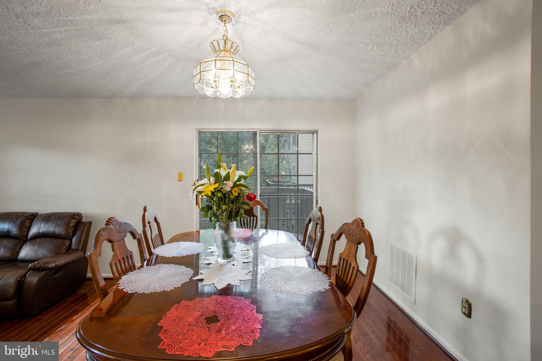 WOODLAND HILLS - Residential