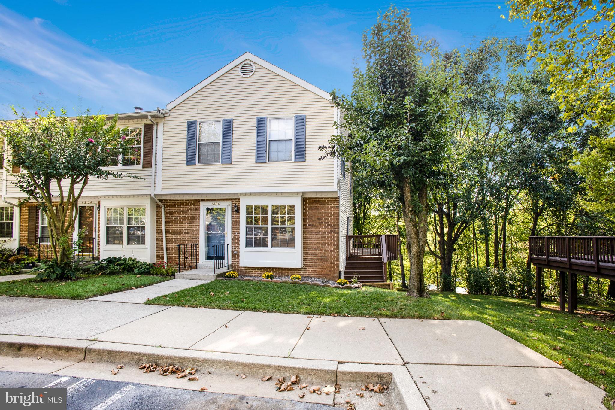 WOODLAND HILLS - Residential