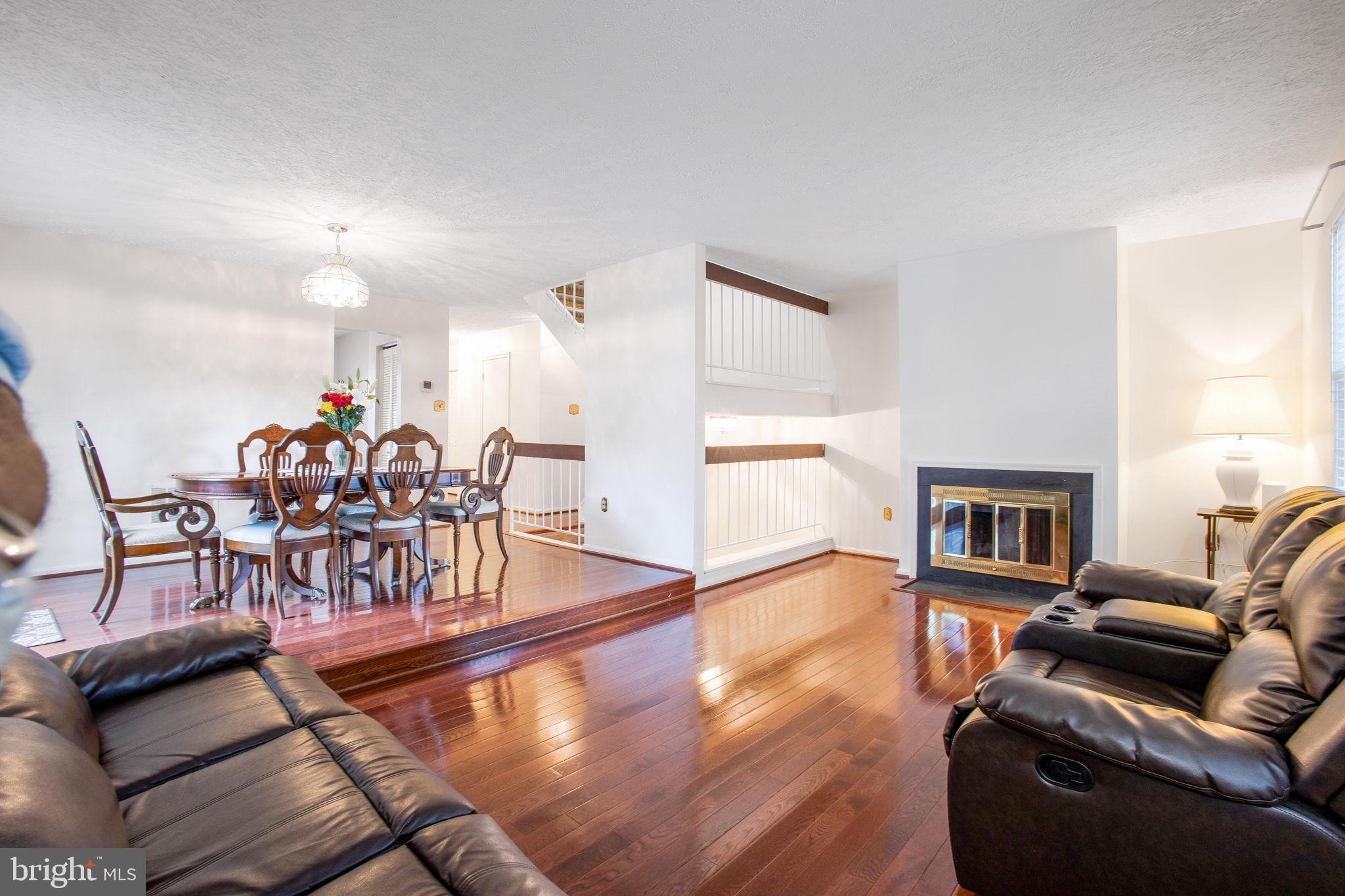 WOODLAND HILLS - Residential