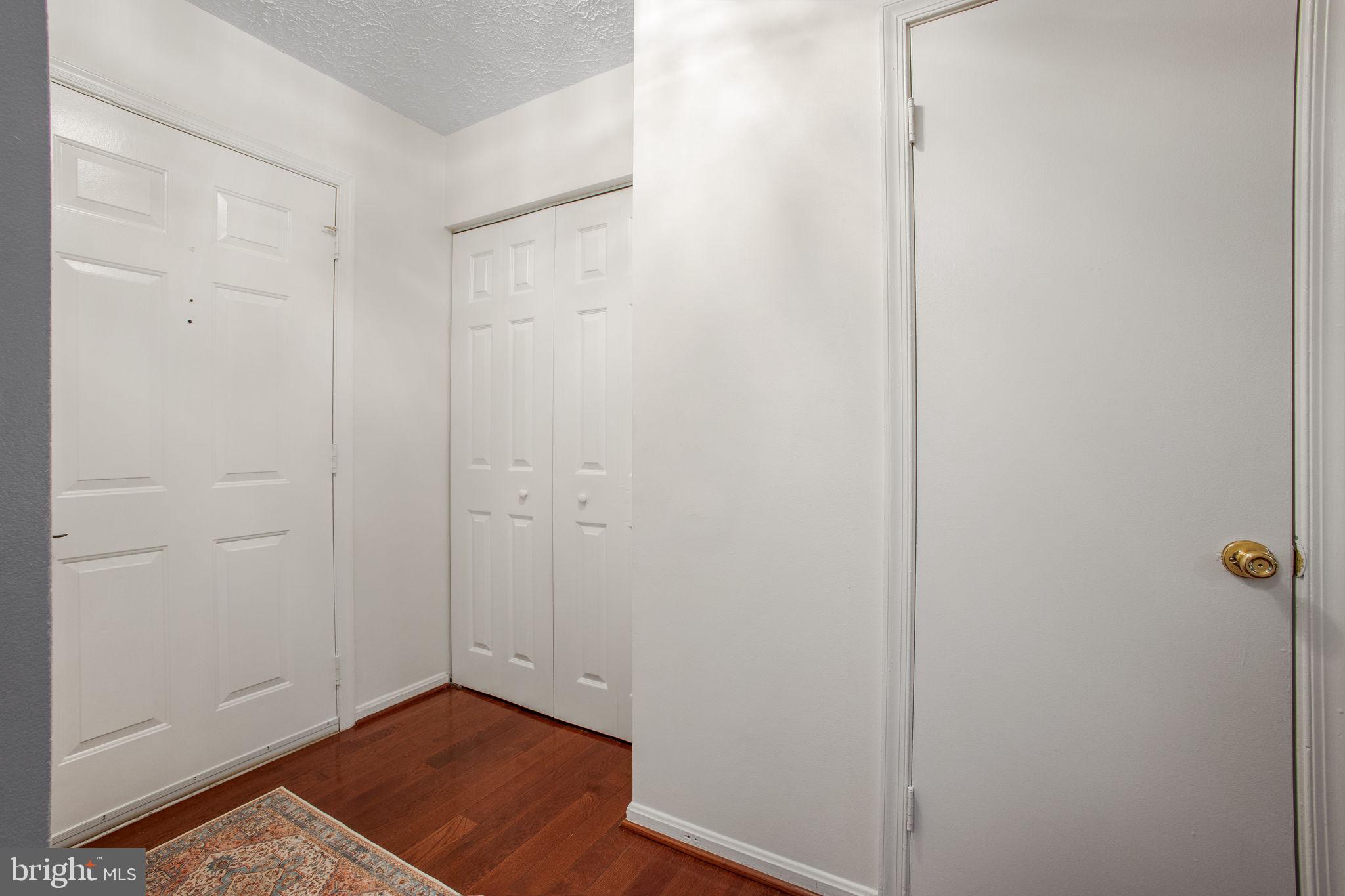 WOODLAND HILLS - Residential