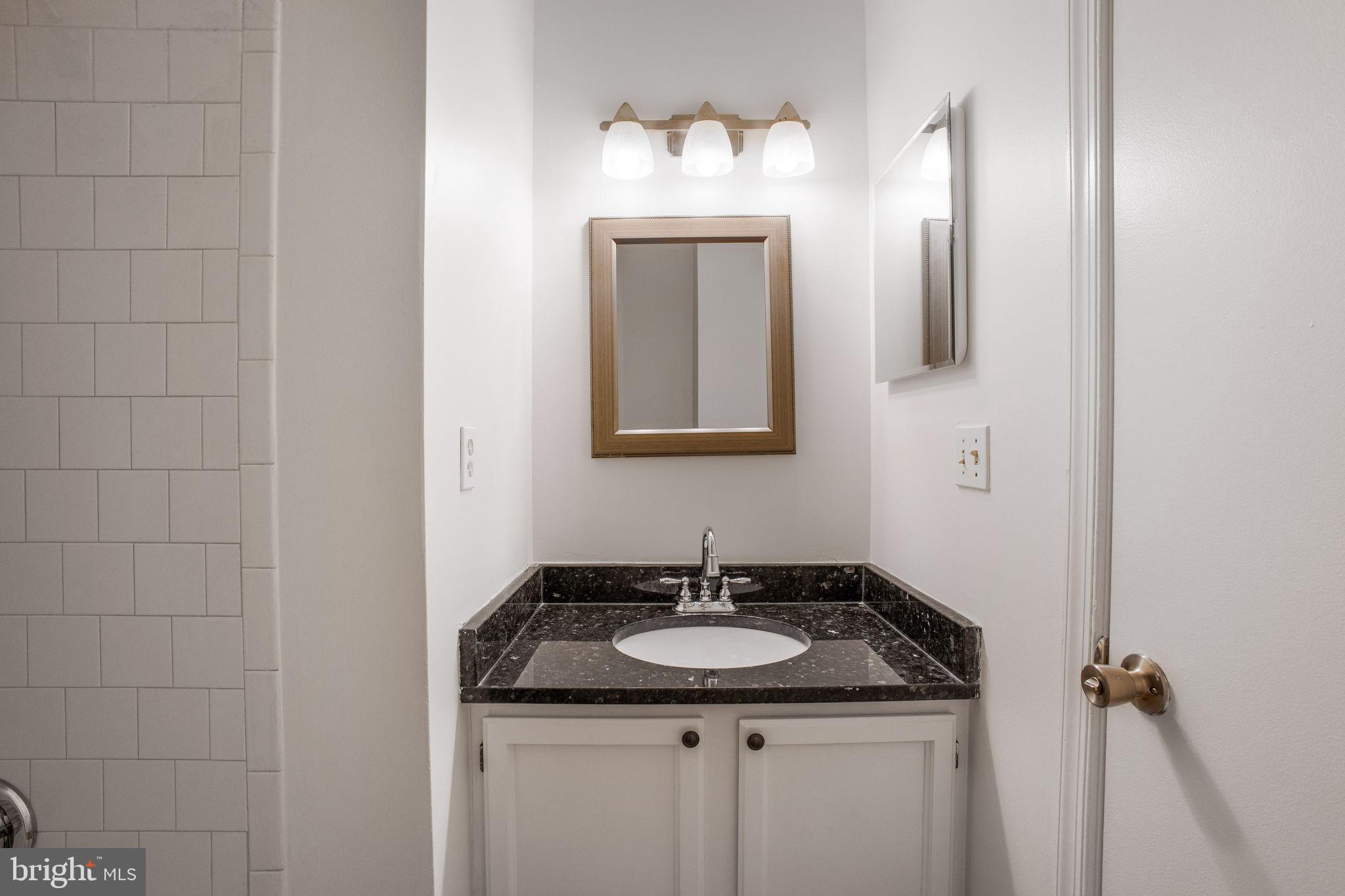 WOODLAND HILLS - Residential