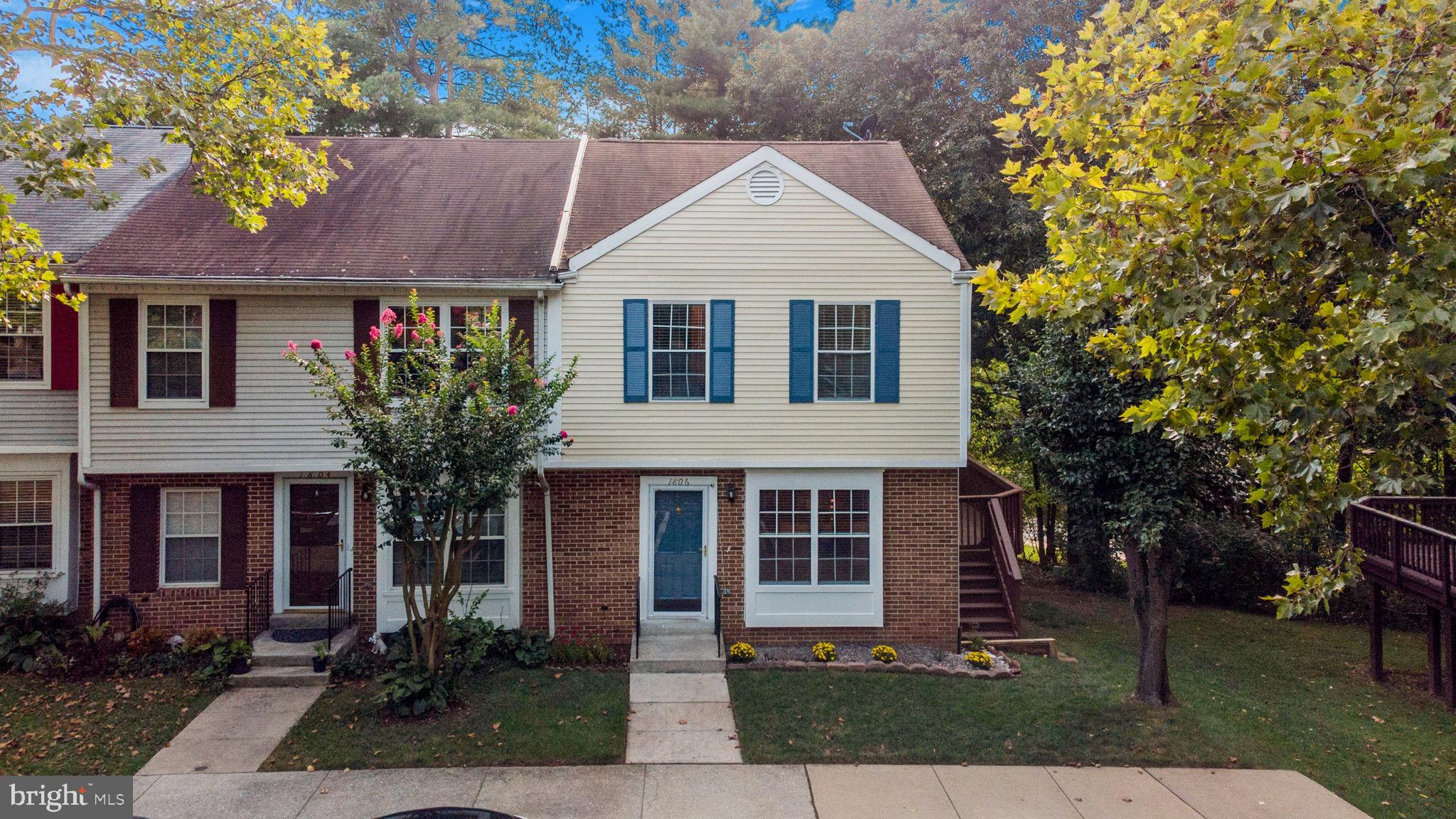 WOODLAND HILLS - Residential