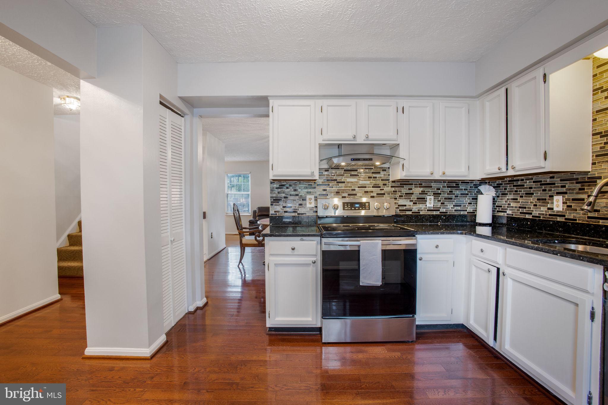 WOODLAND HILLS - Residential