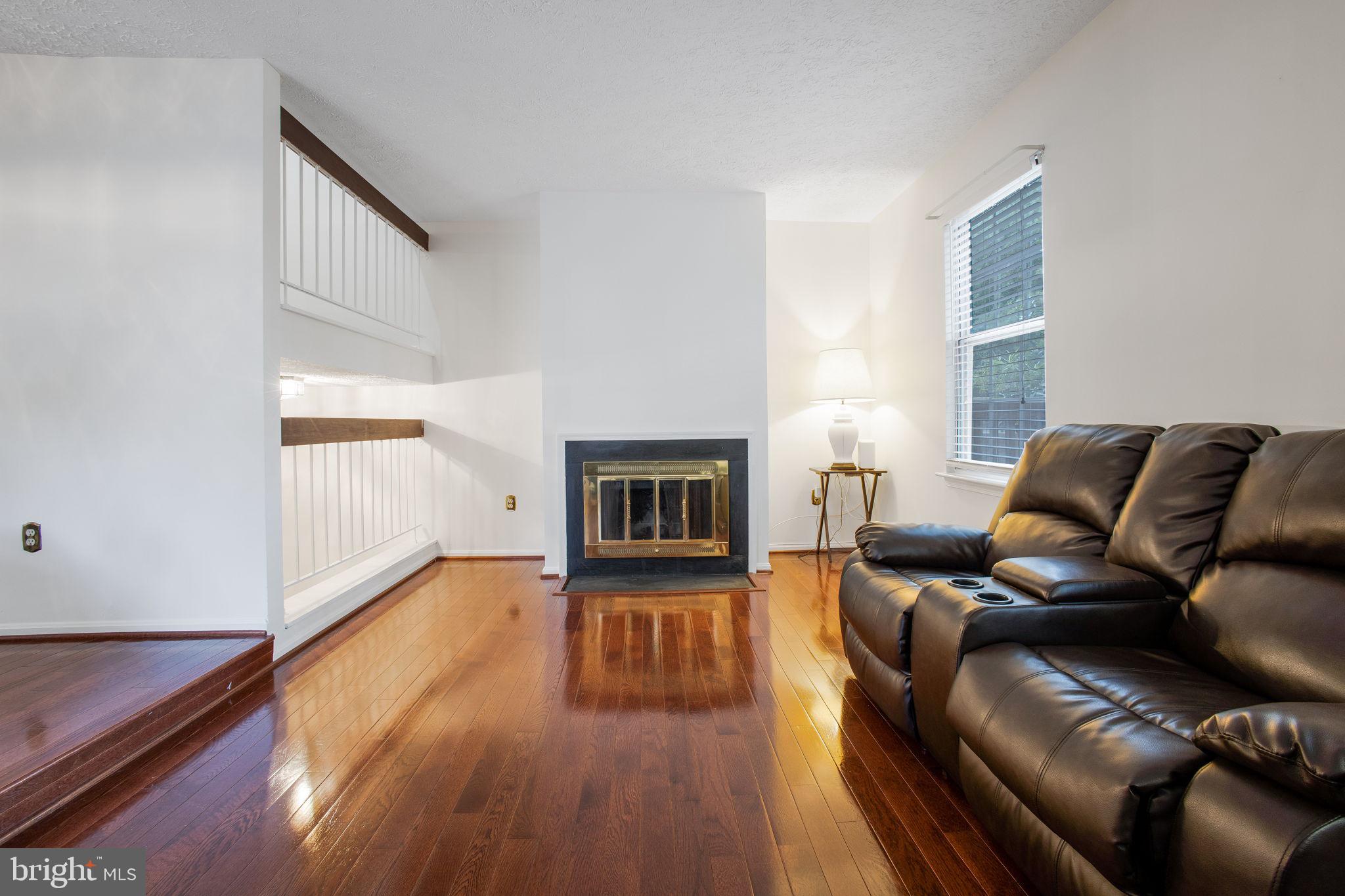 WOODLAND HILLS - Residential