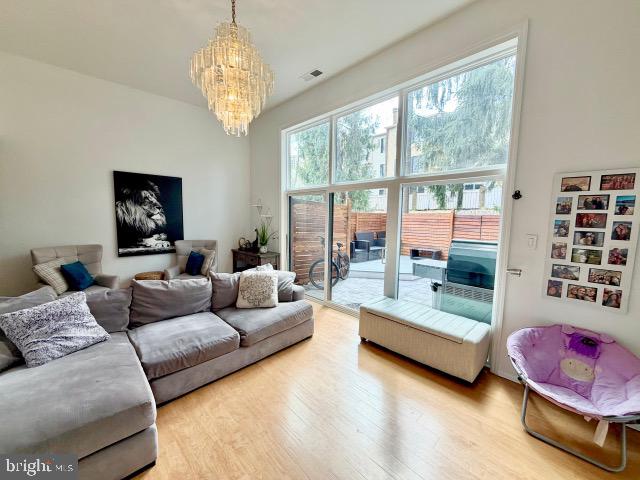 THOMAS CHOICE - Residential