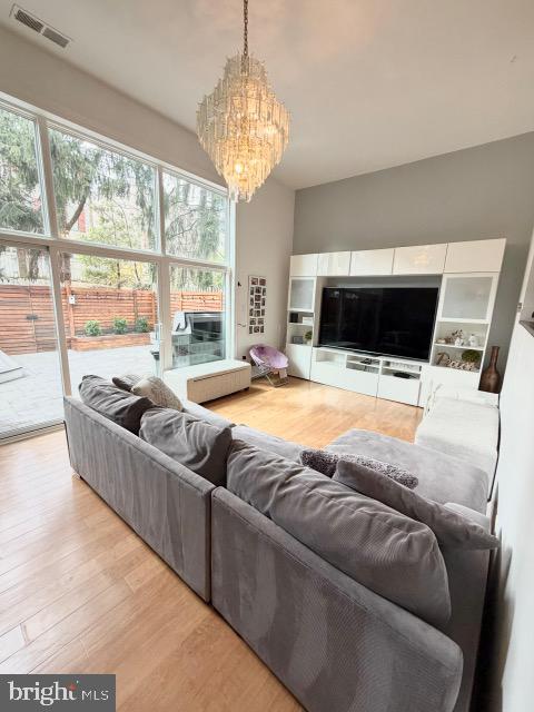 THOMAS CHOICE - Residential