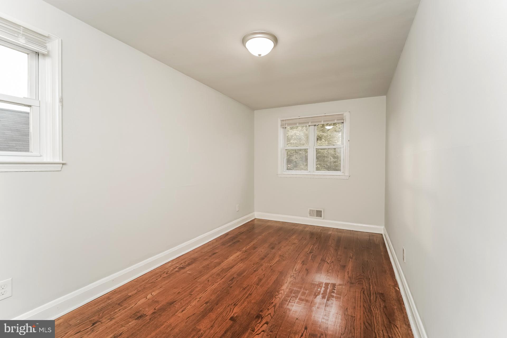 HILLENDALE - Residential Lease