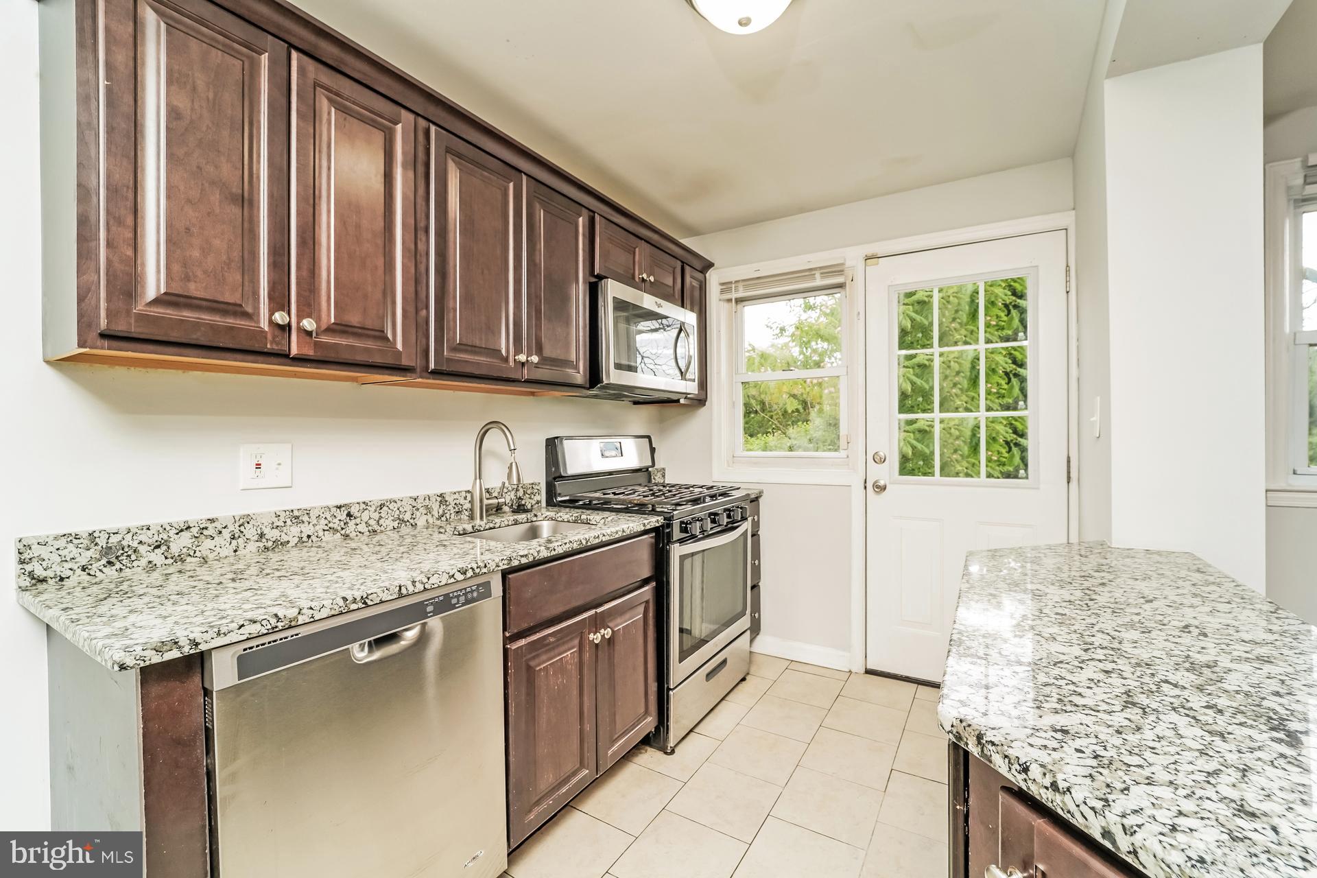 HILLENDALE - Residential Lease