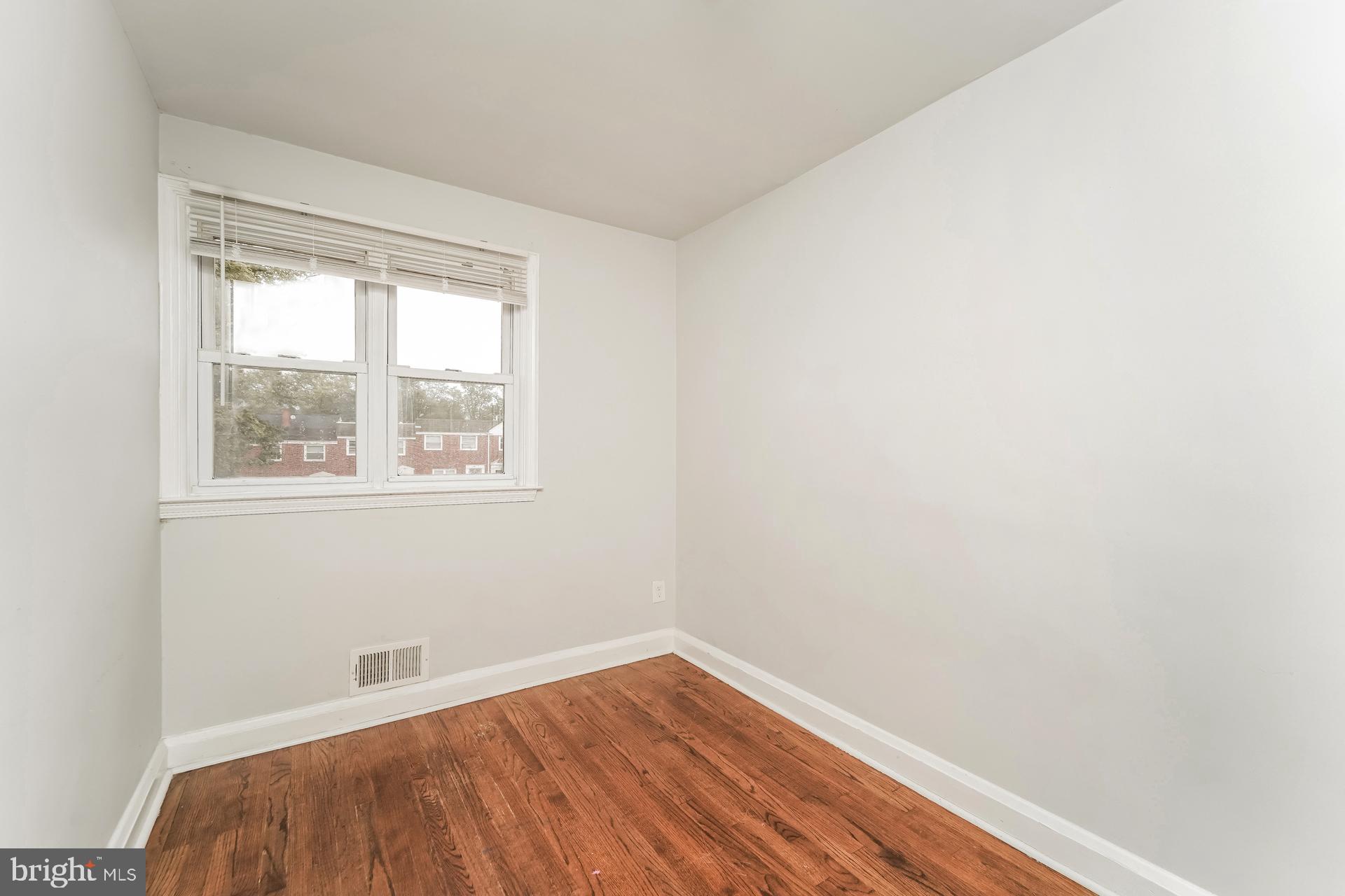 HILLENDALE - Residential Lease