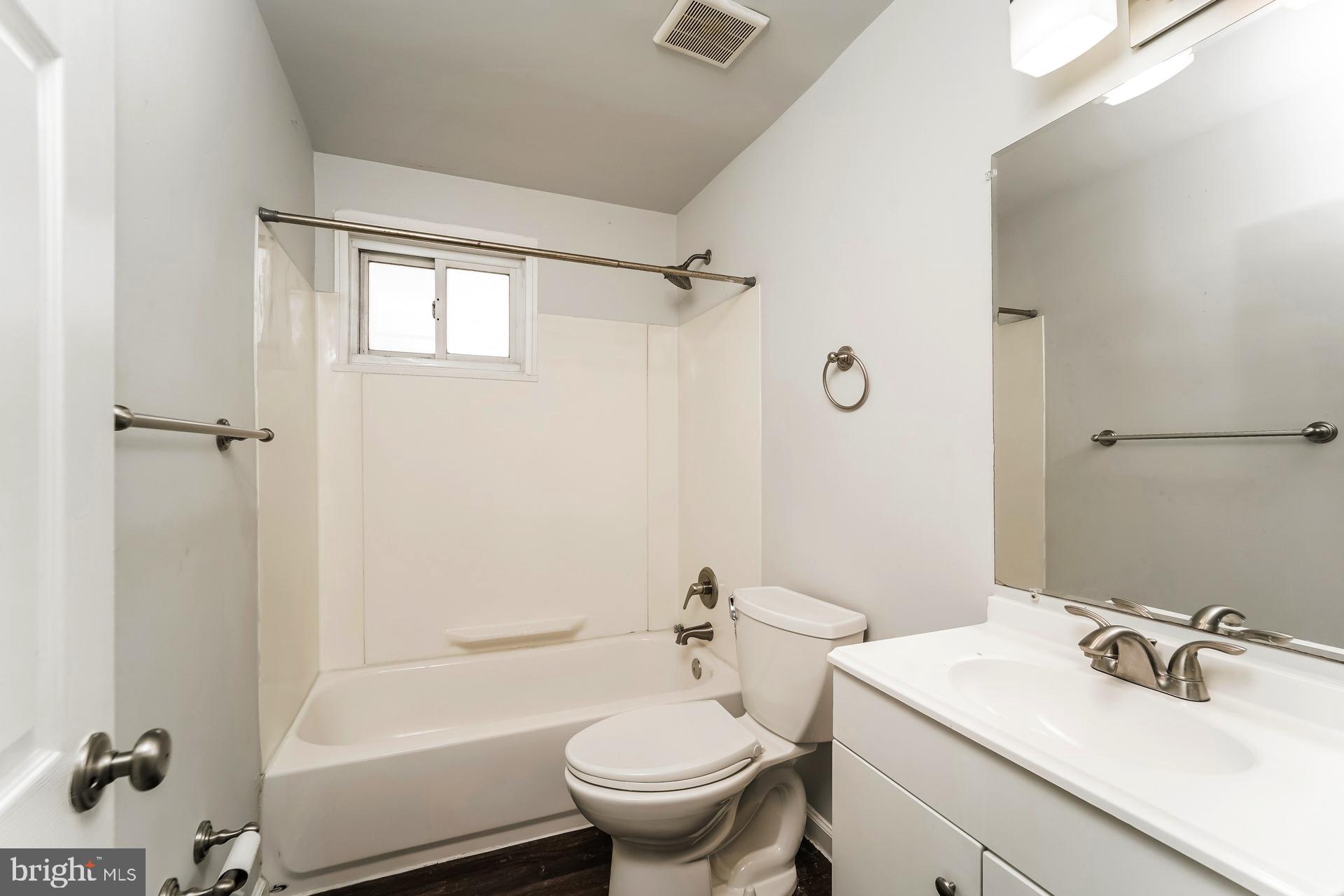 HILLENDALE - Residential Lease