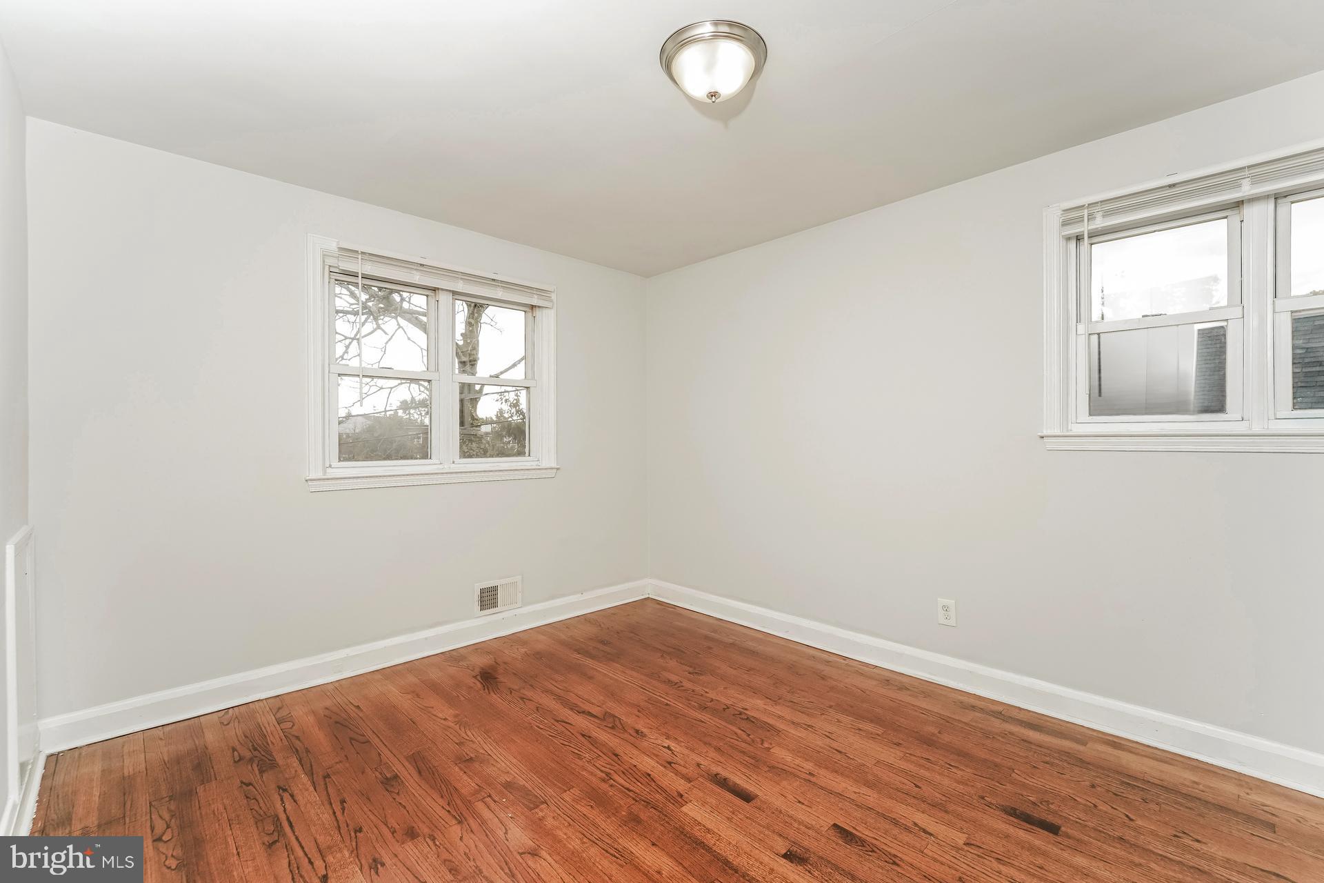 HILLENDALE - Residential Lease