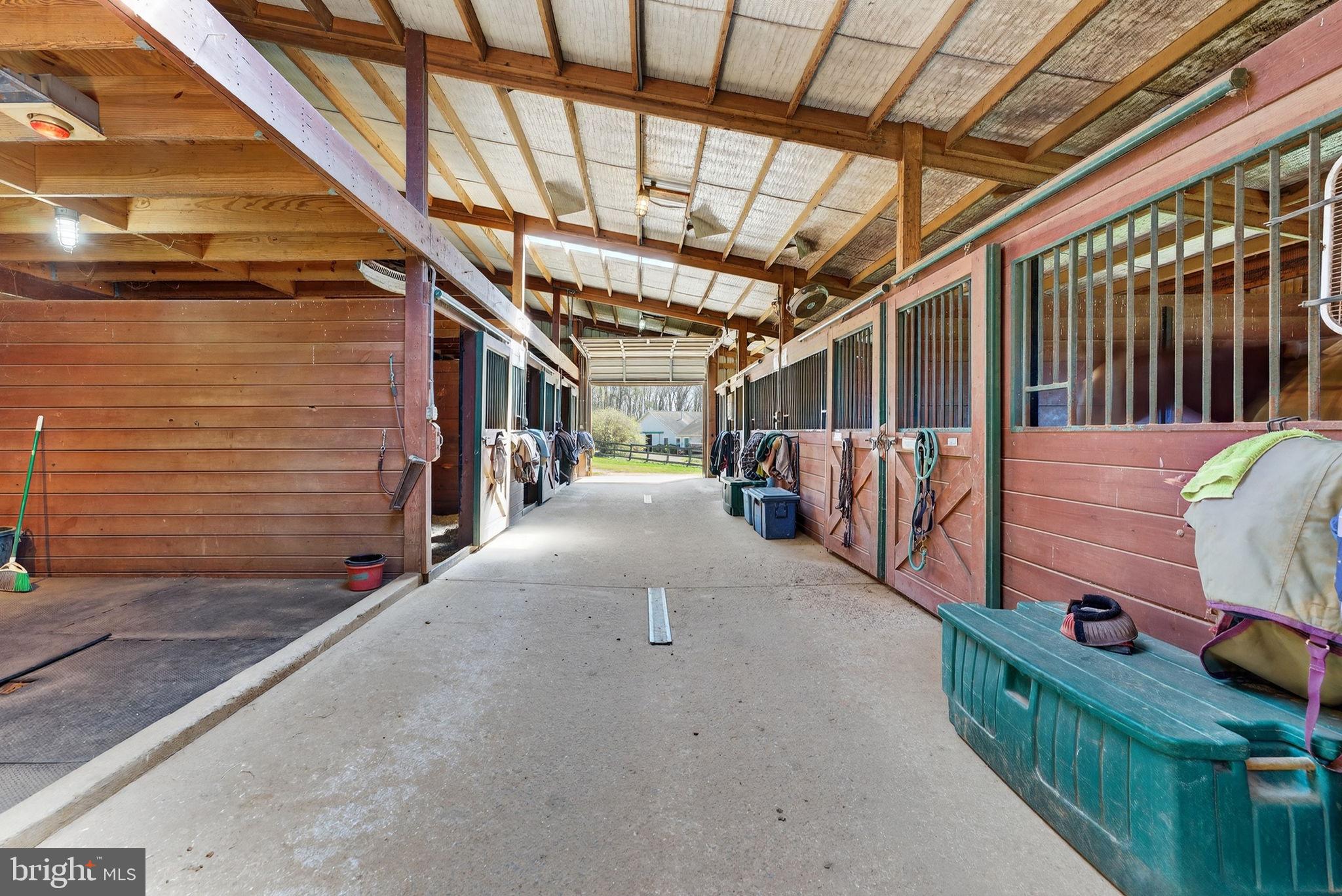 ENGLISH MEADOWS - Residential