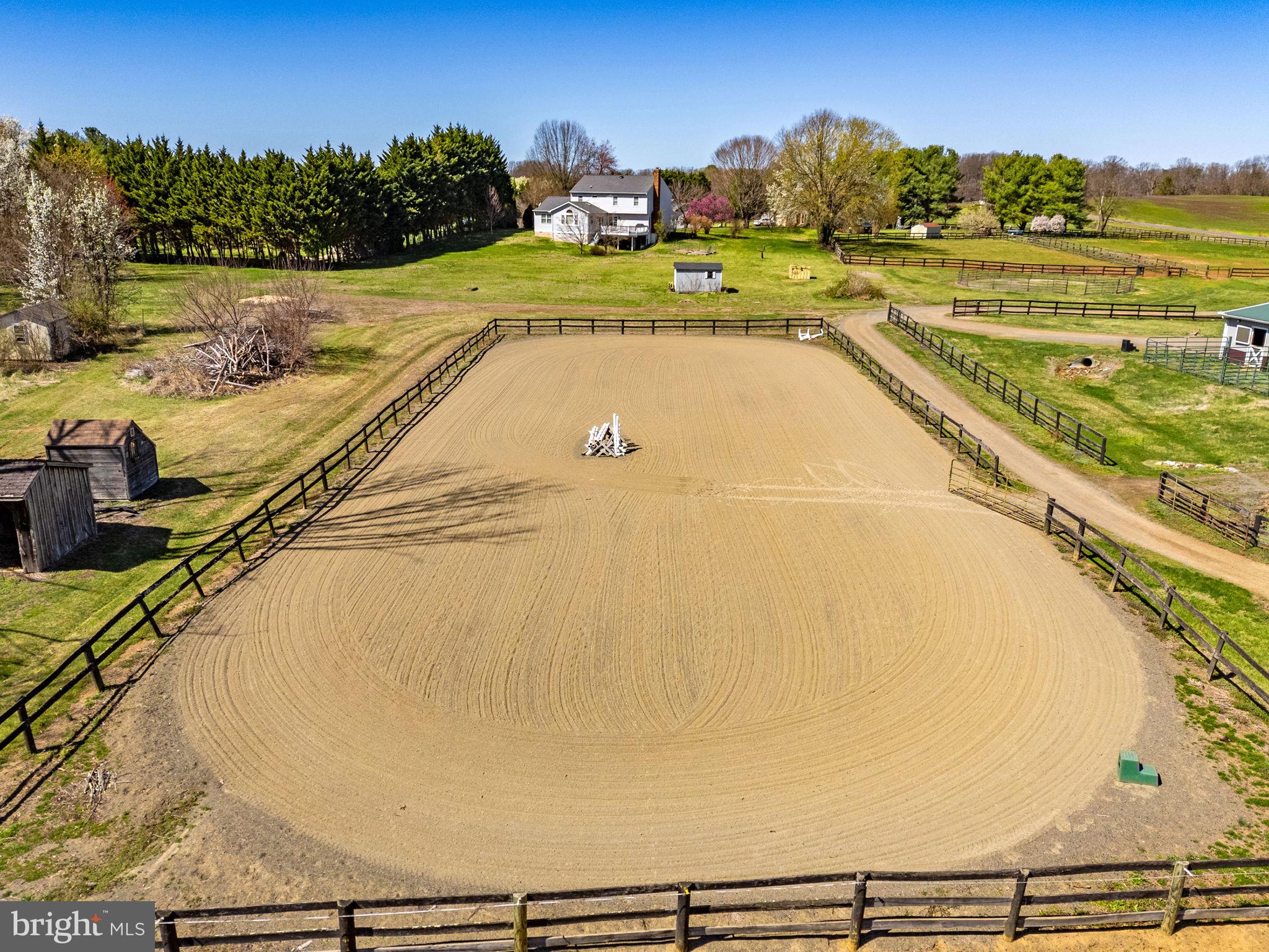 ENGLISH MEADOWS - Residential