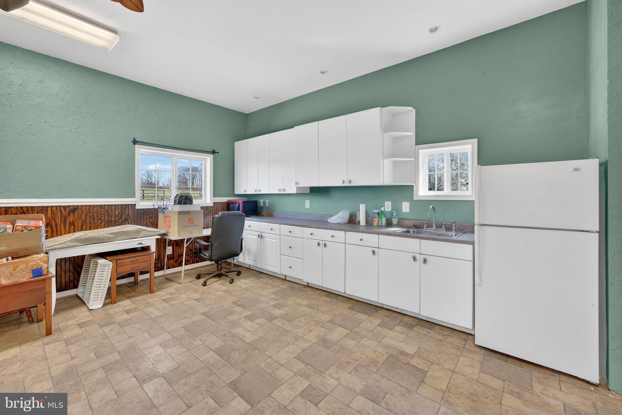 ENGLISH MEADOWS - Residential