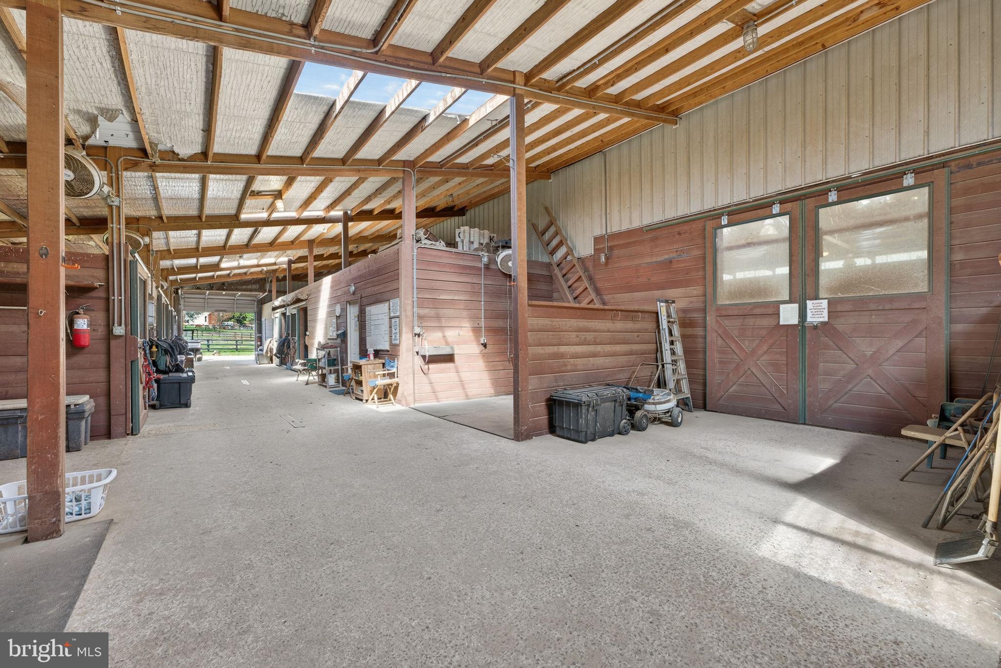 ENGLISH MEADOWS - Residential