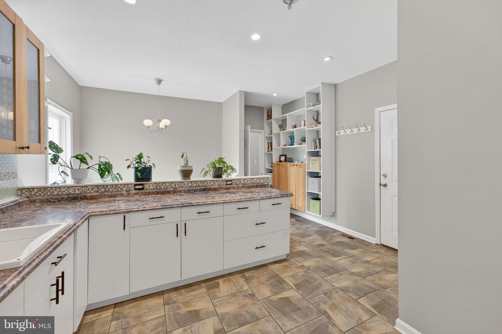 ENGLISH MEADOWS - Residential