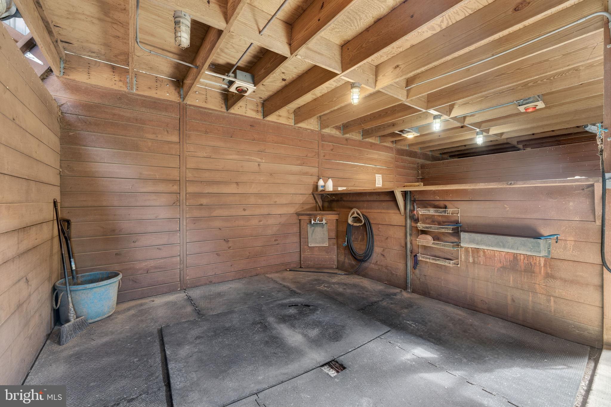 ENGLISH MEADOWS - Residential