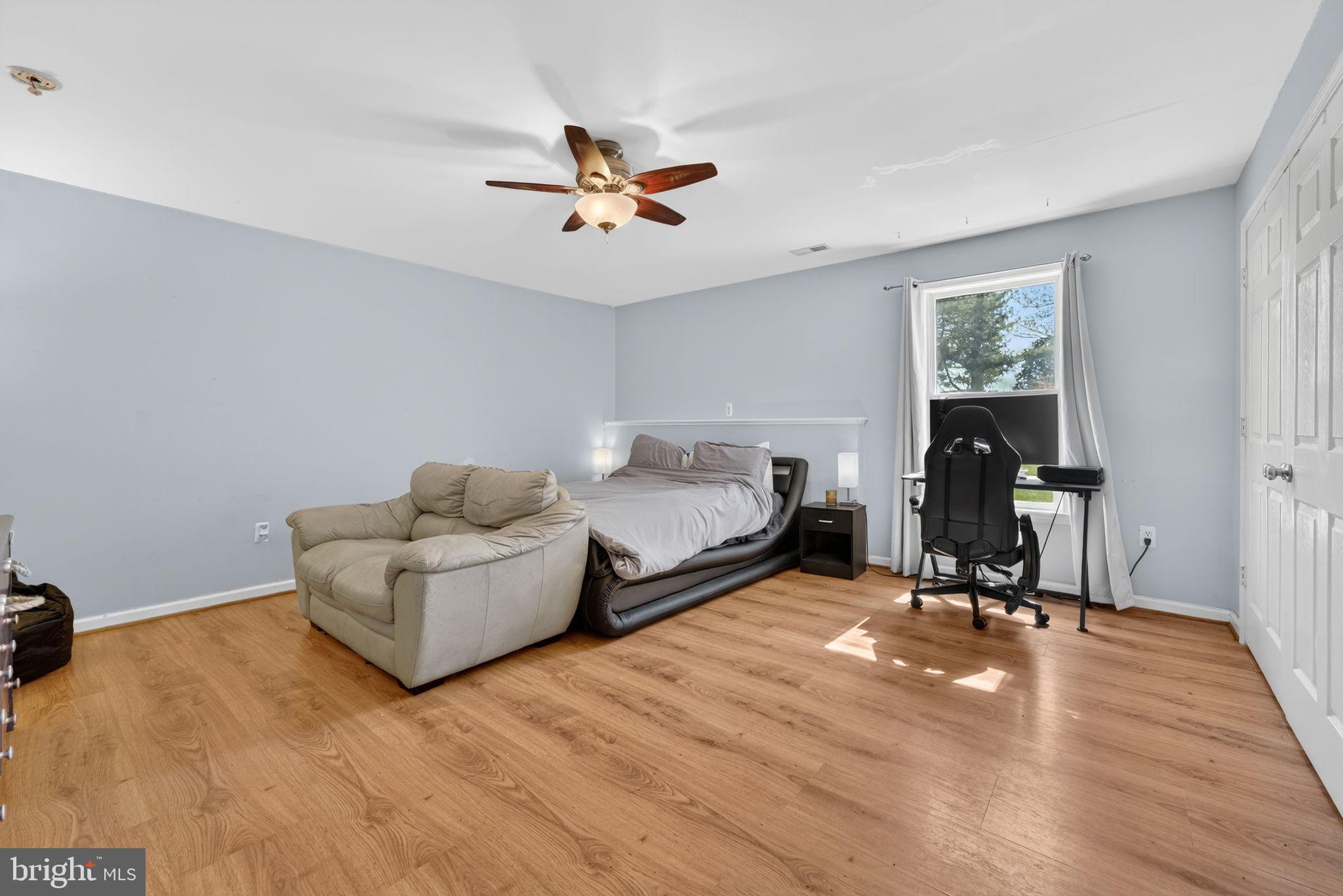 ENGLISH MEADOWS - Residential