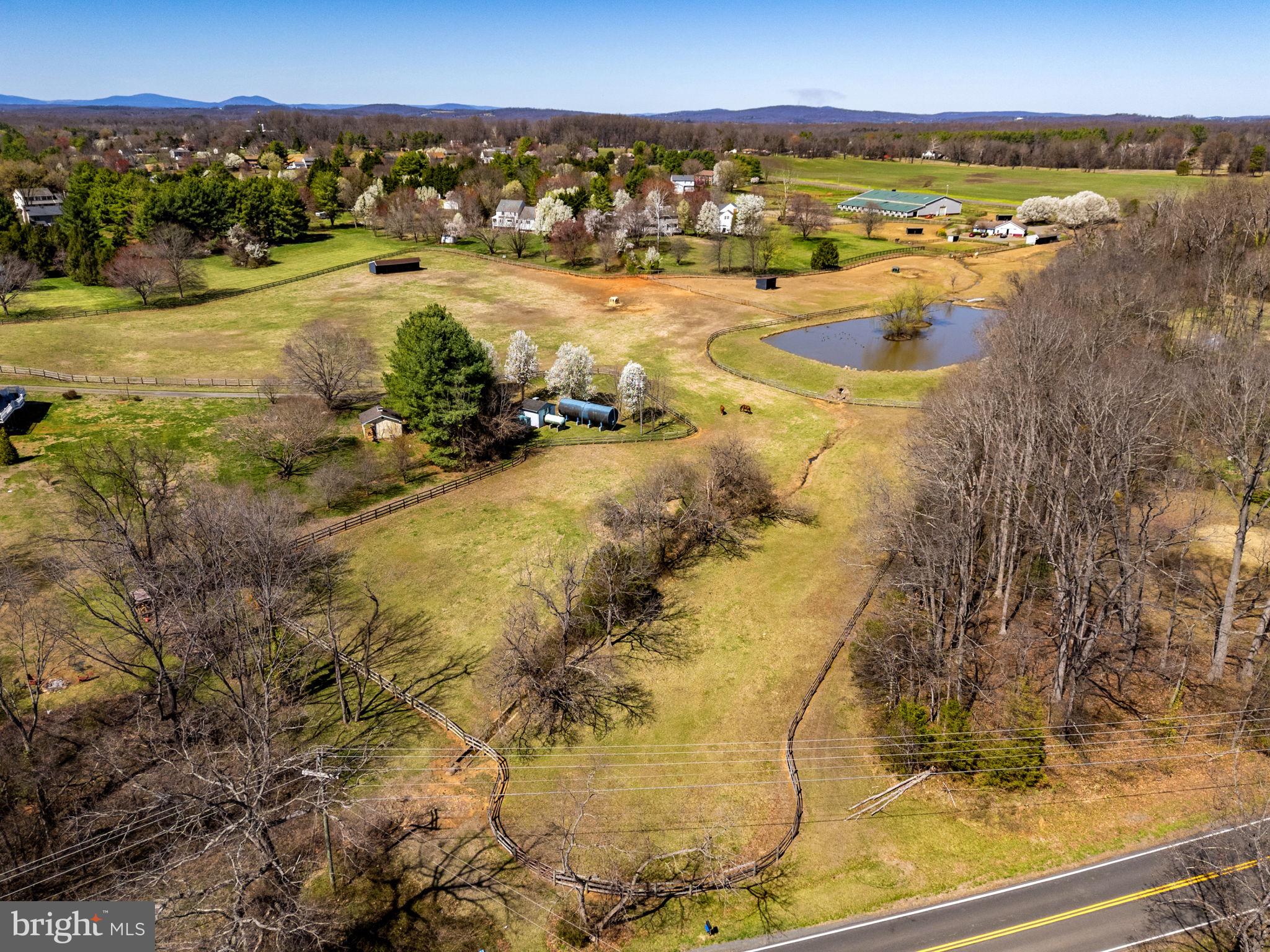 ENGLISH MEADOWS - Residential